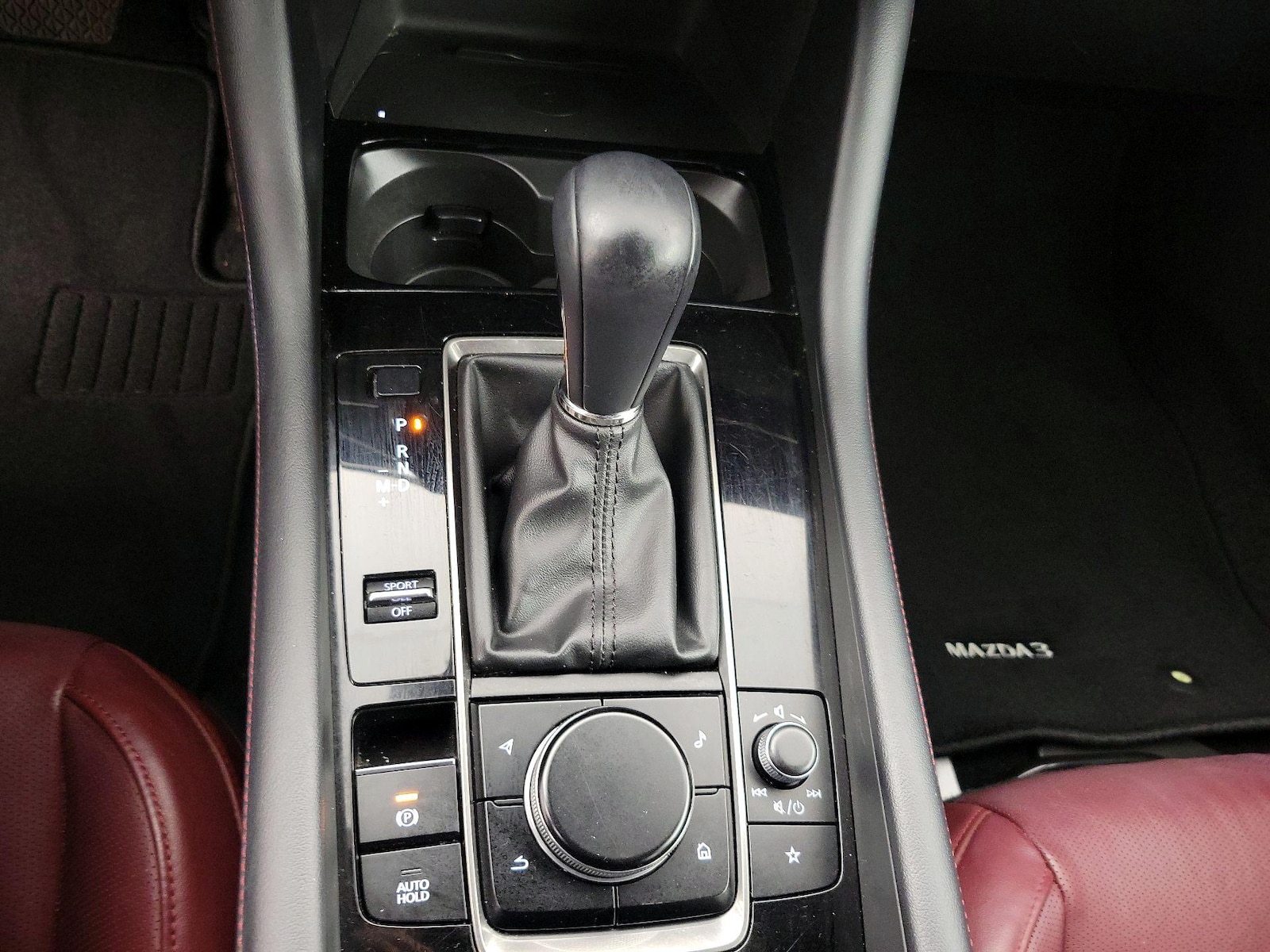2025 Mazda Mazda3 Carbon Edition - Photo 18