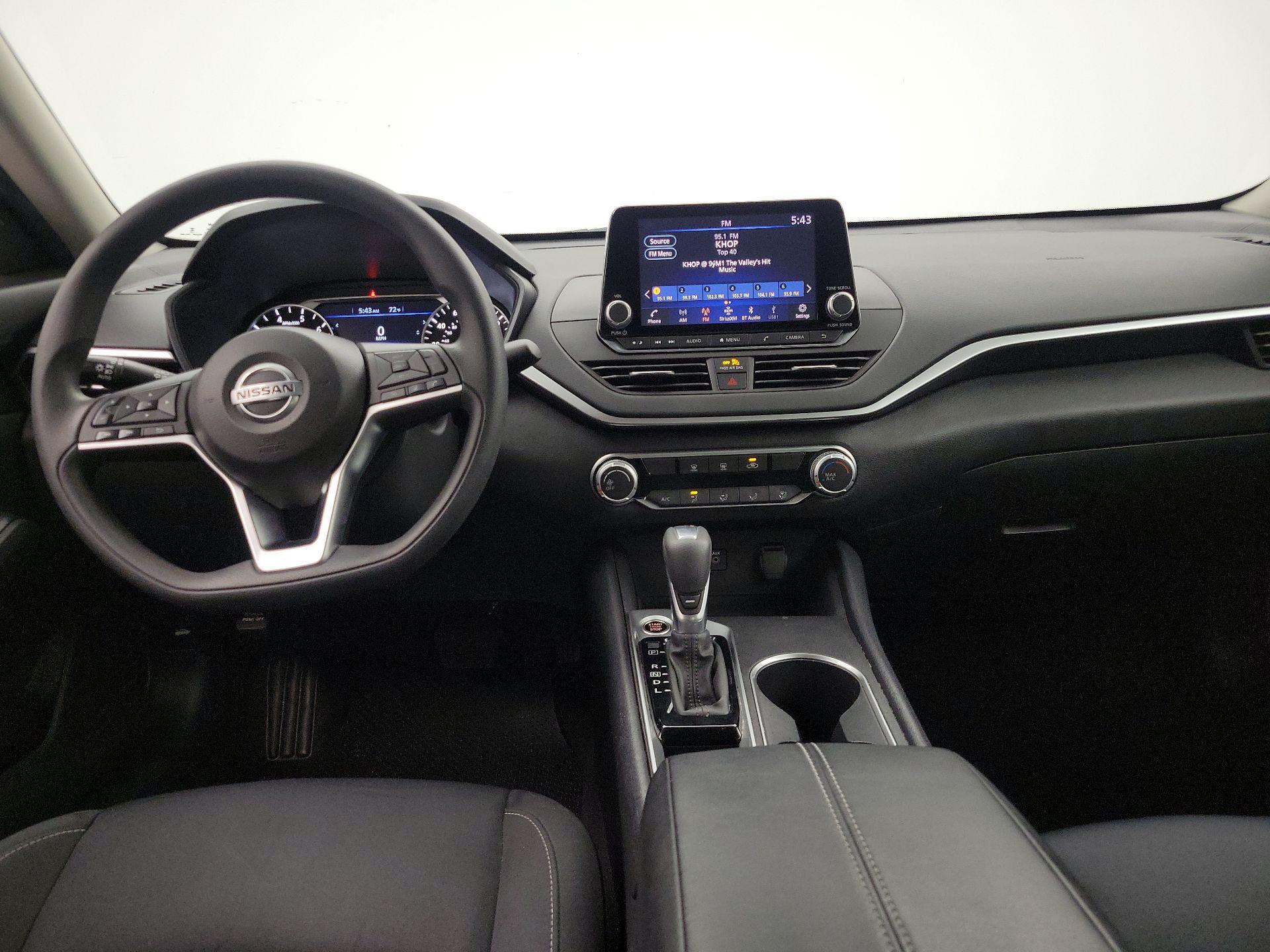 Thumbnail: 2022 Nissan Altima - 9