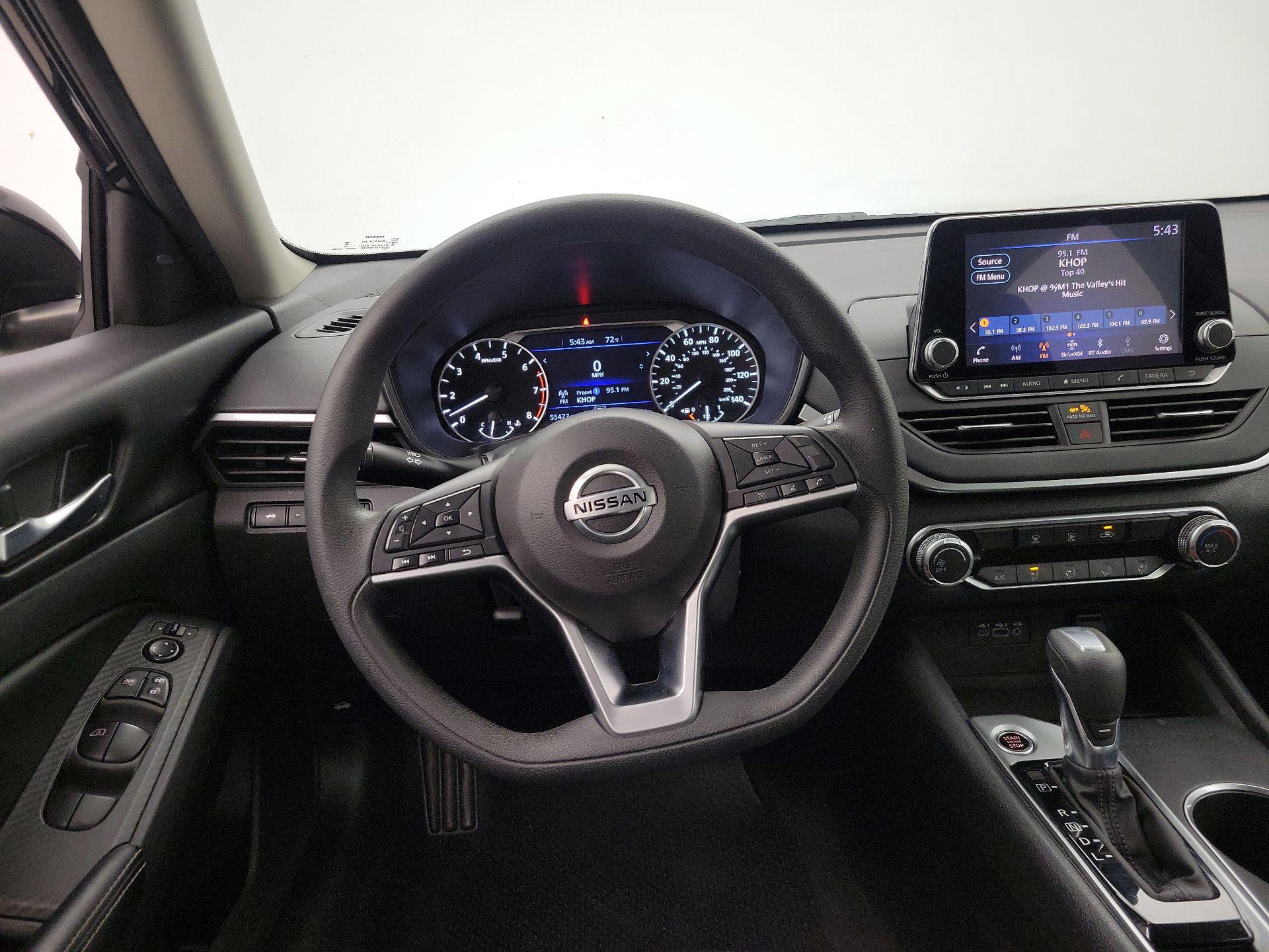 Thumbnail: 2022 Nissan Altima - 10