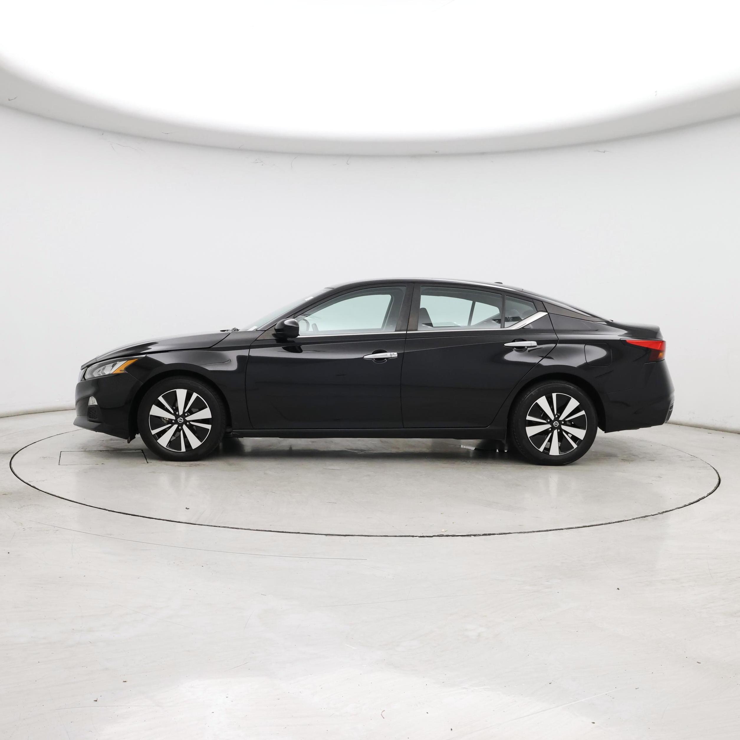Thumbnail: 2022 Nissan Altima - 3
