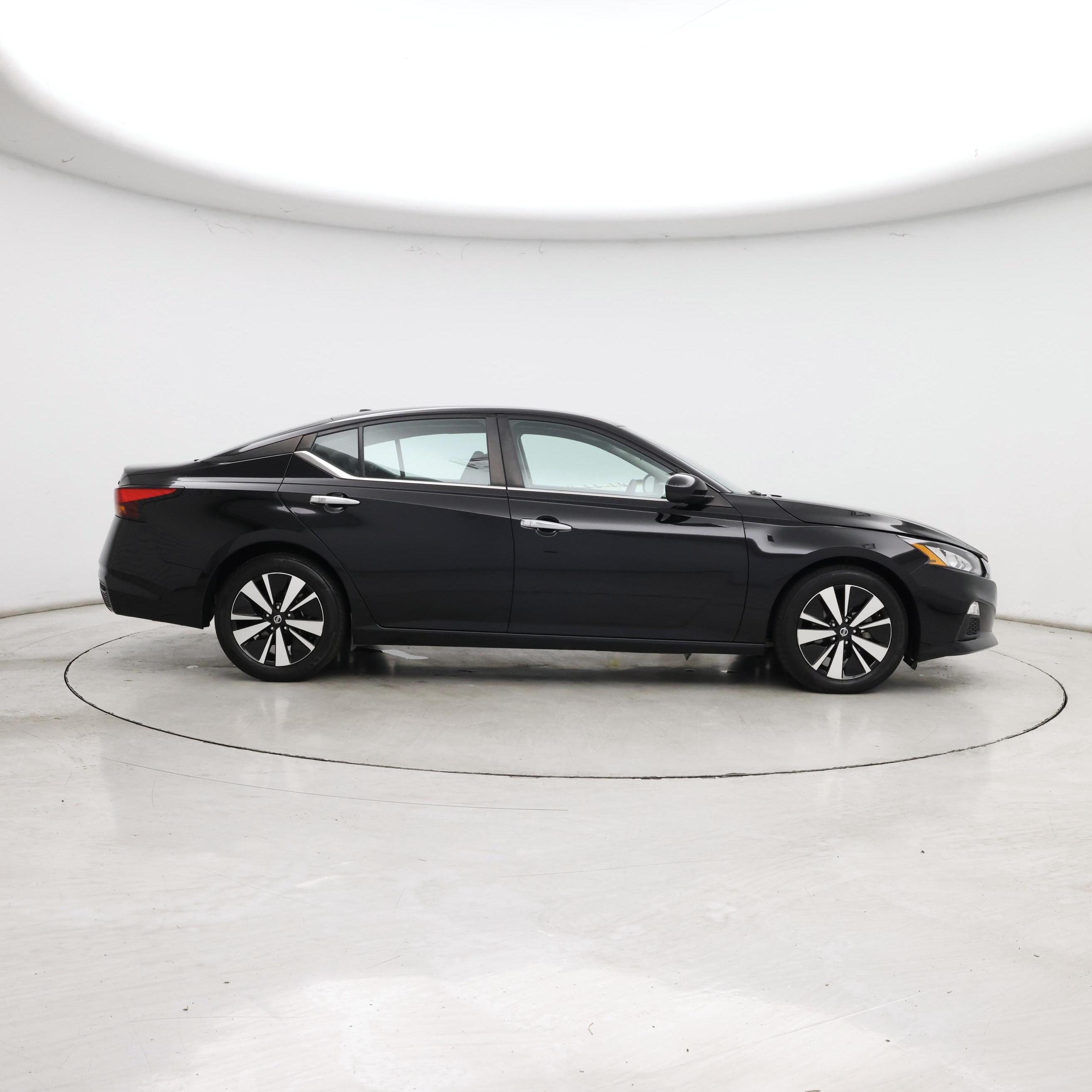 Thumbnail: 2022 Nissan Altima - 7