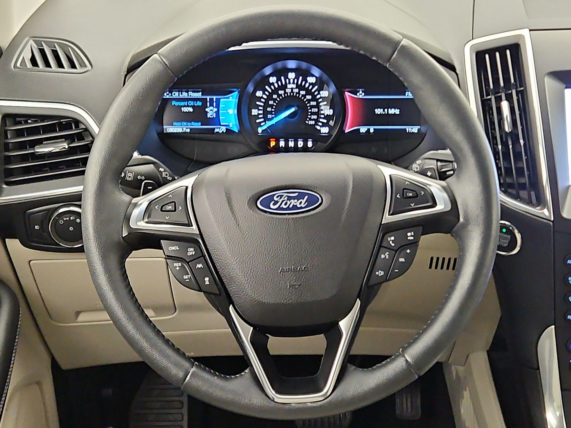 Thumbnail: 2020 Ford Edge - 10