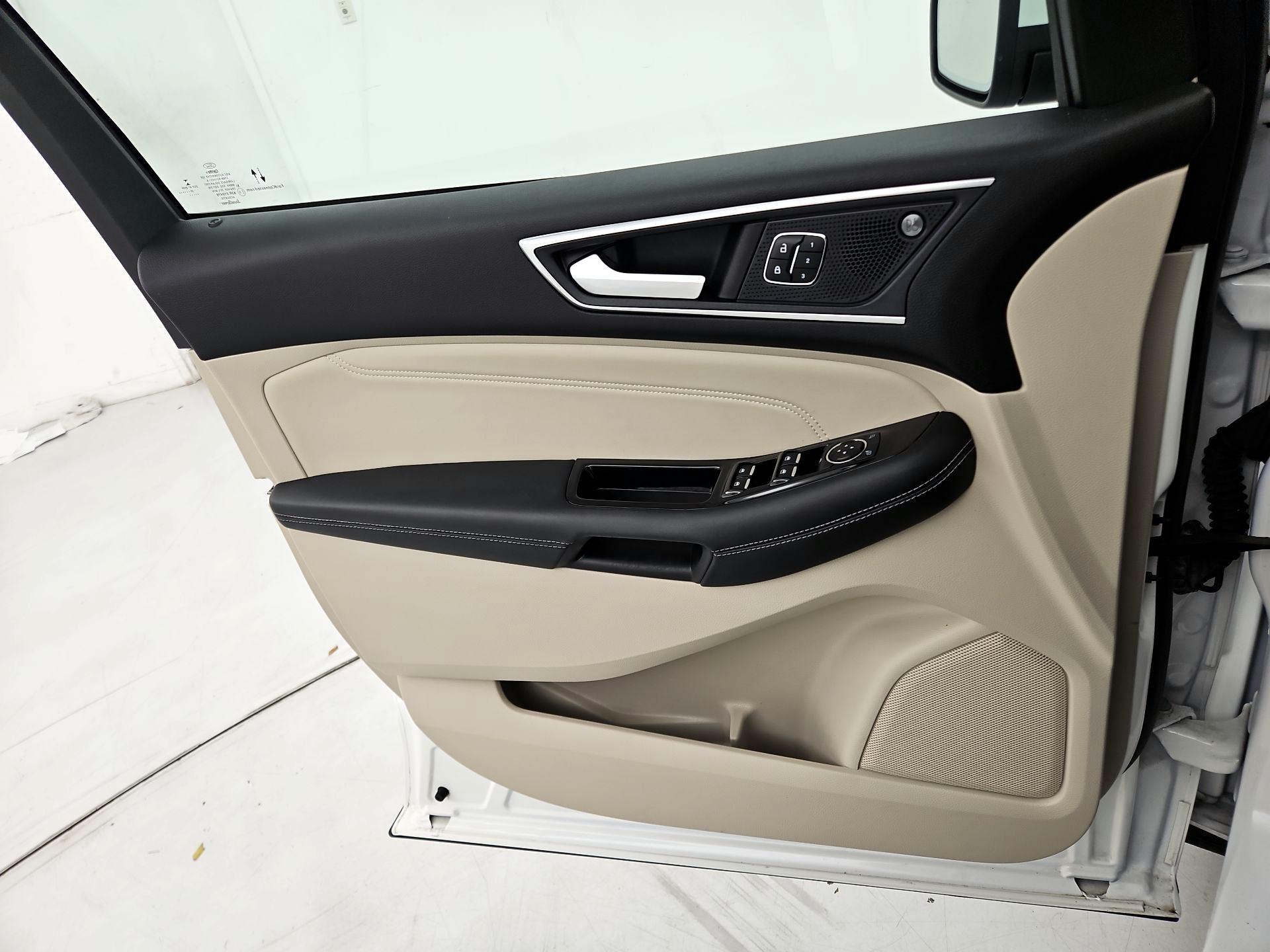 Thumbnail: 2020 Ford Edge - 12