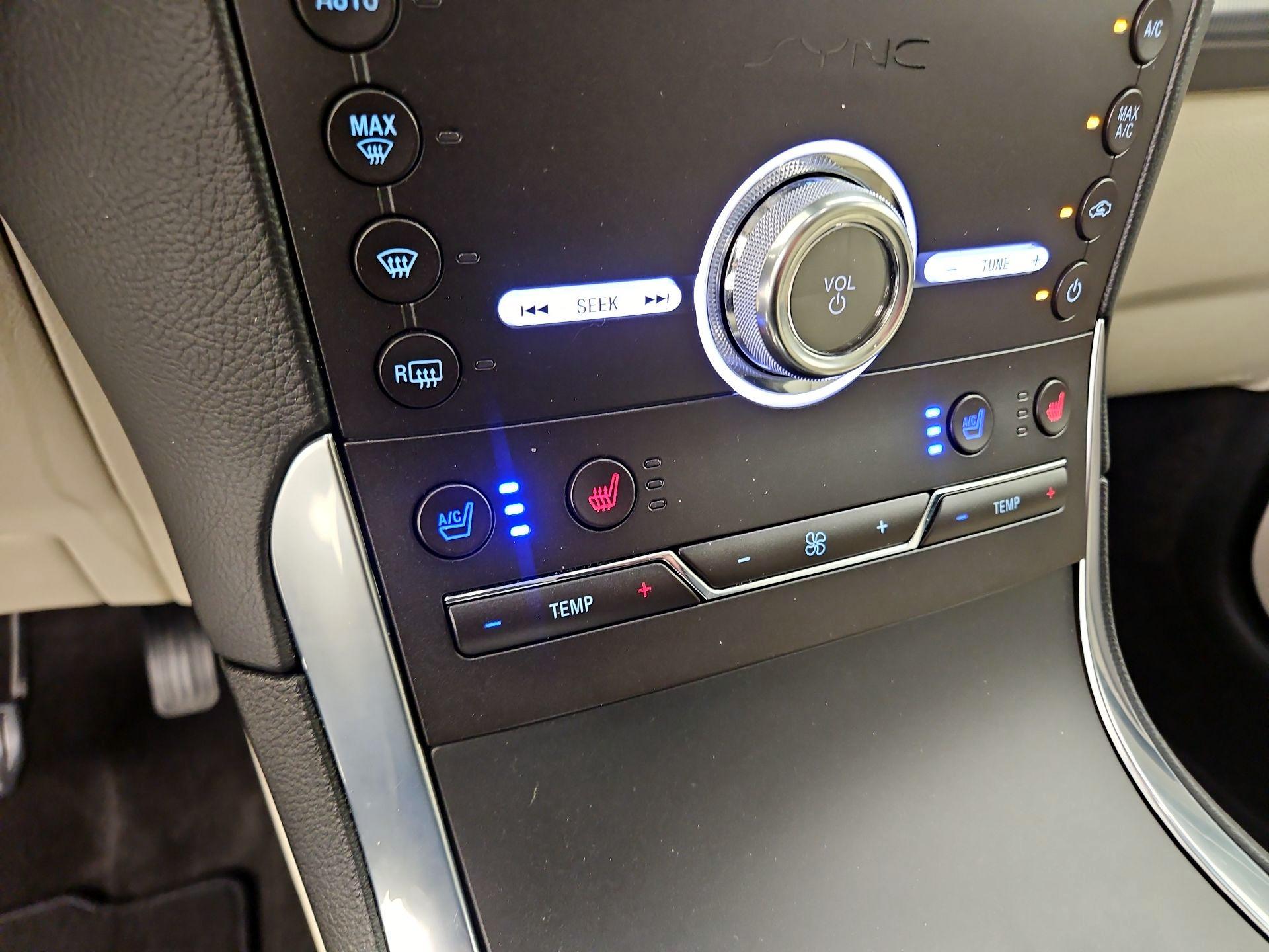Thumbnail: 2020 Ford Edge - 17