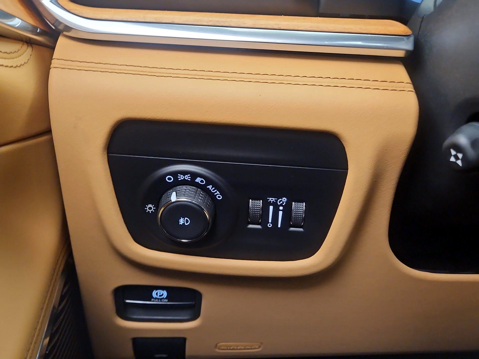 Thumbnail: 2023 Jeep Grand Cherokee L - 13