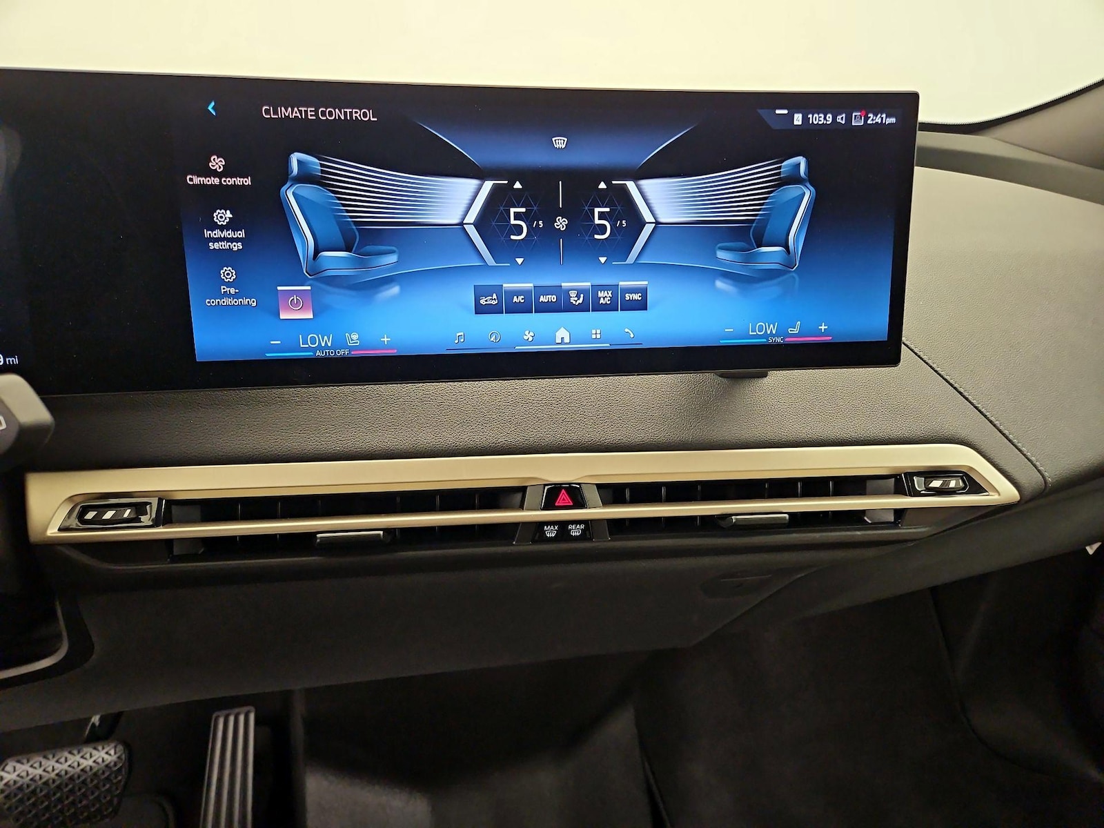 2024 BMW iX Base - Photo 18