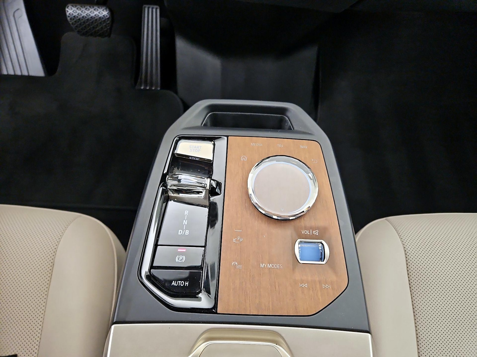 2024 BMW iX Base - Photo 19