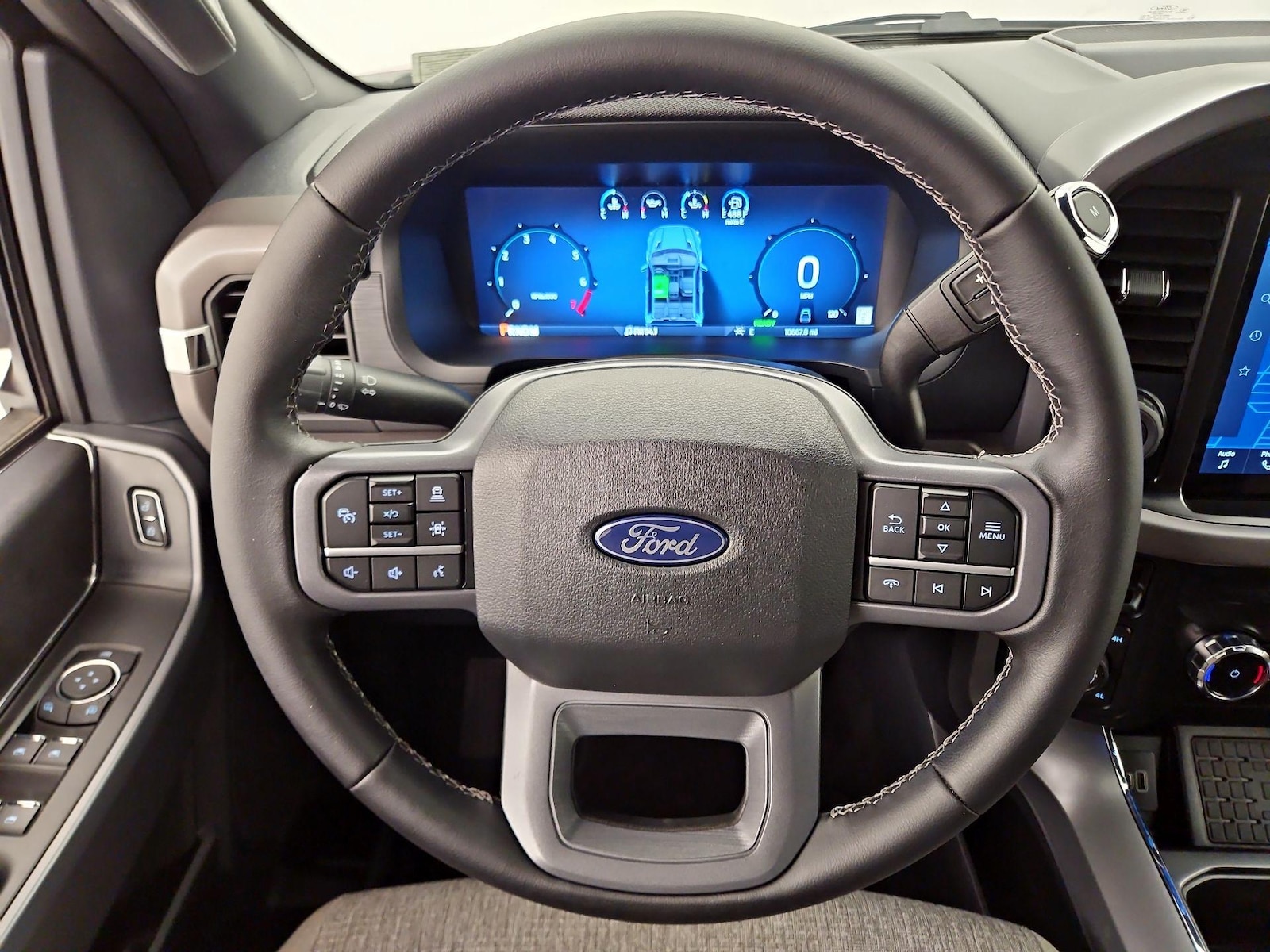 2025 Ford F-150 XLT - Photo 11
