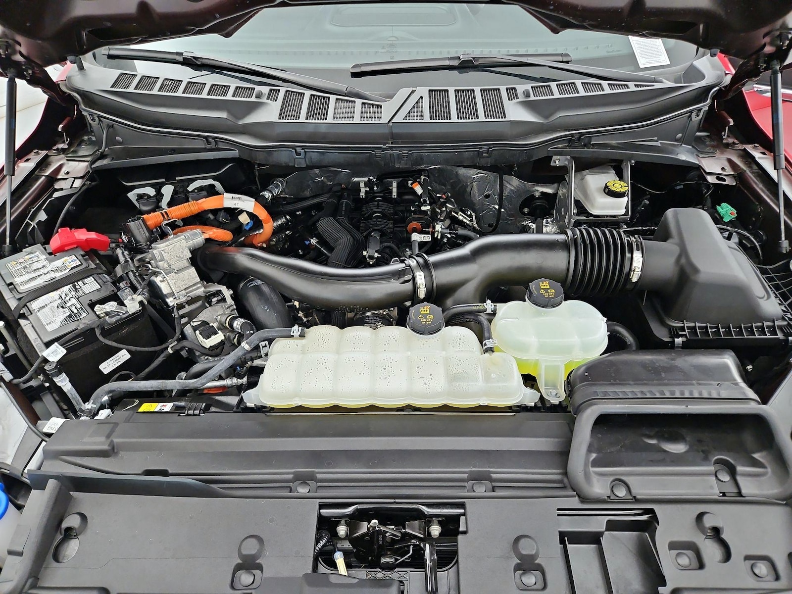 2025 Ford F-150 XLT - Photo 18