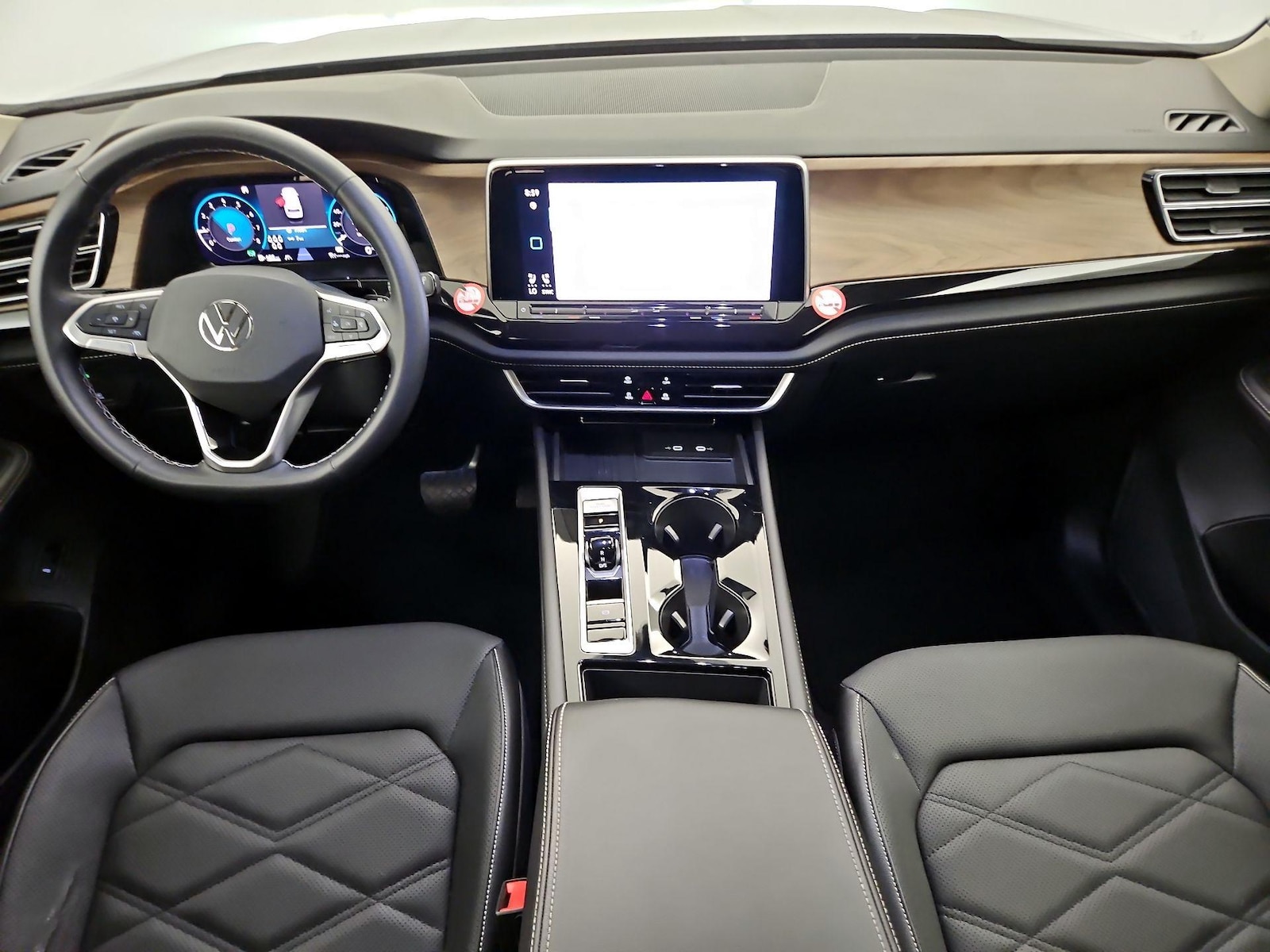 2025 Volkswagen Atlas SE w/Tech - Photo 10