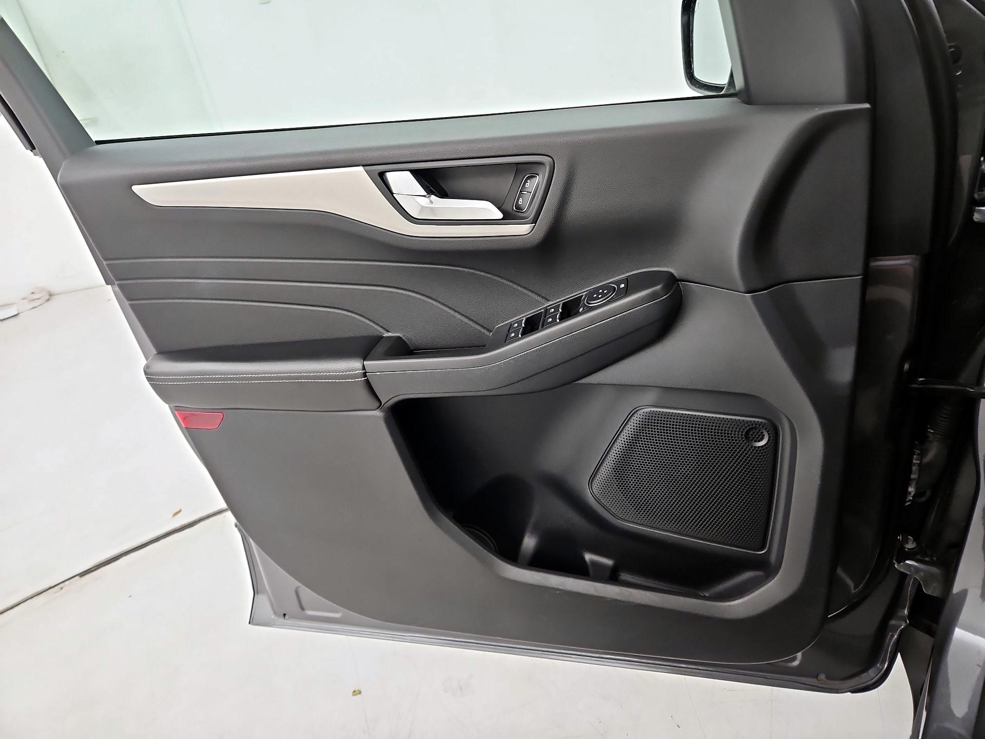 Thumbnail: 2021 Ford Escape - 12