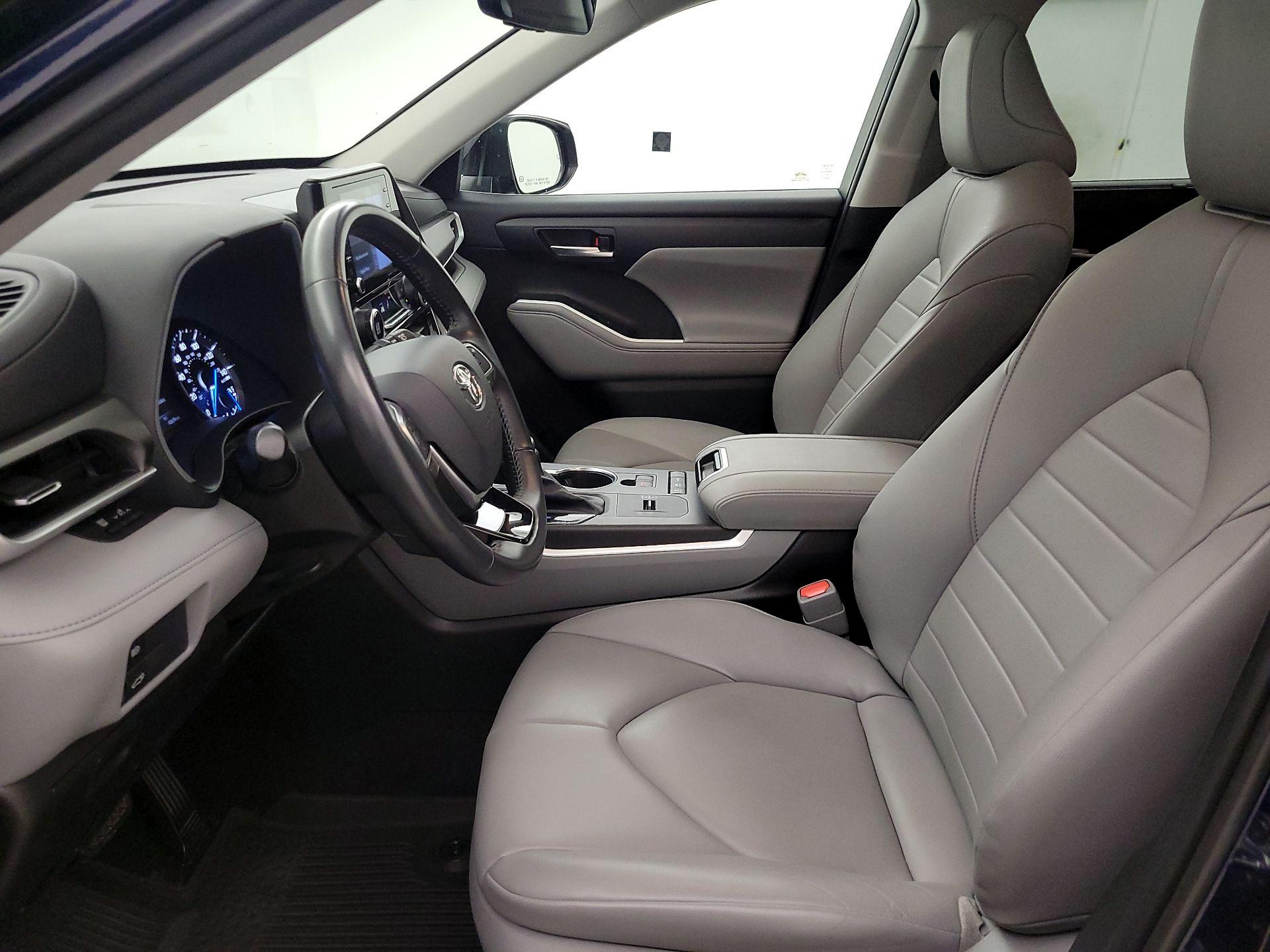 Thumbnail: 2020 Toyota Highlander - 11