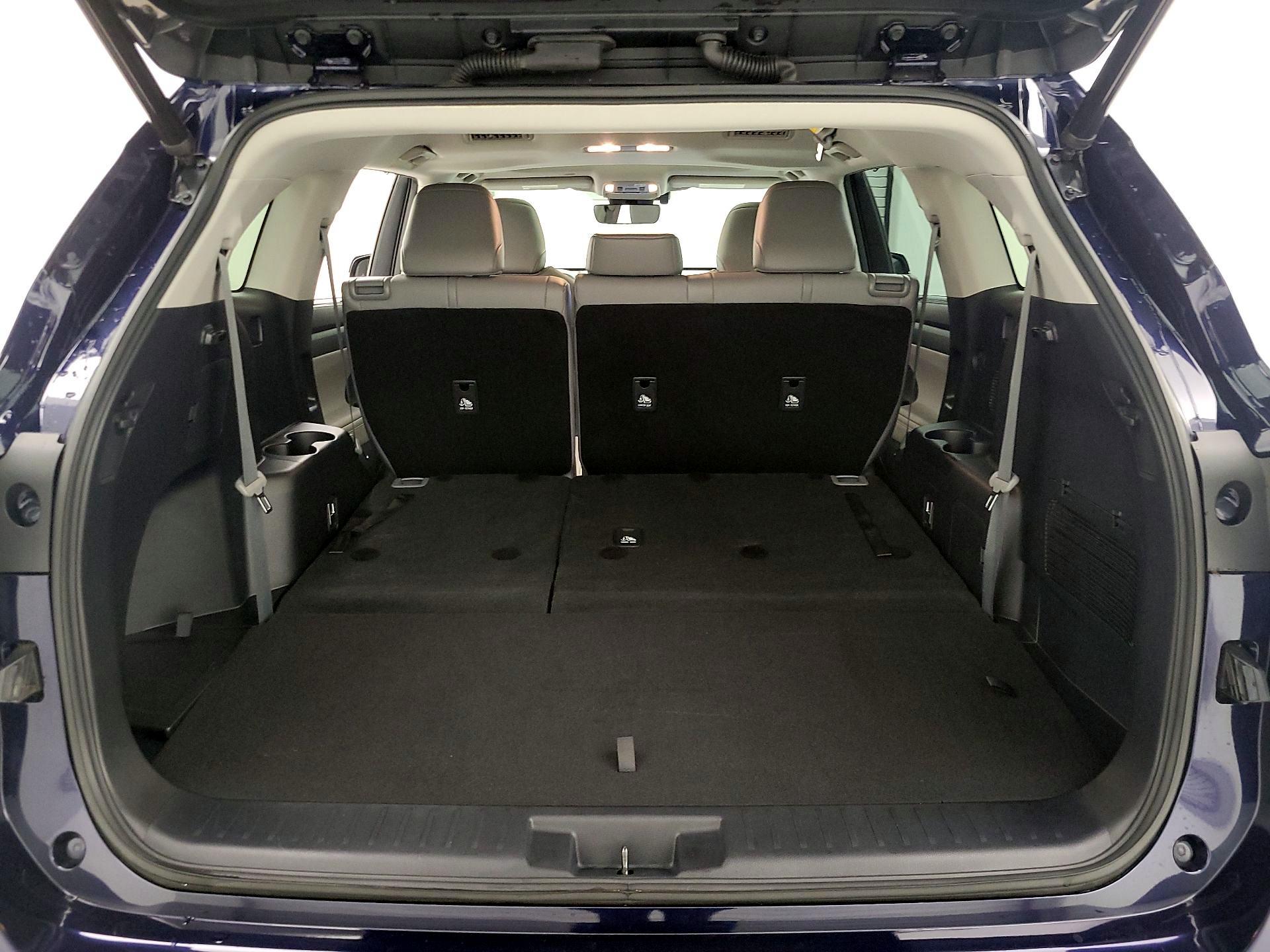 Thumbnail: 2020 Toyota Highlander - 18