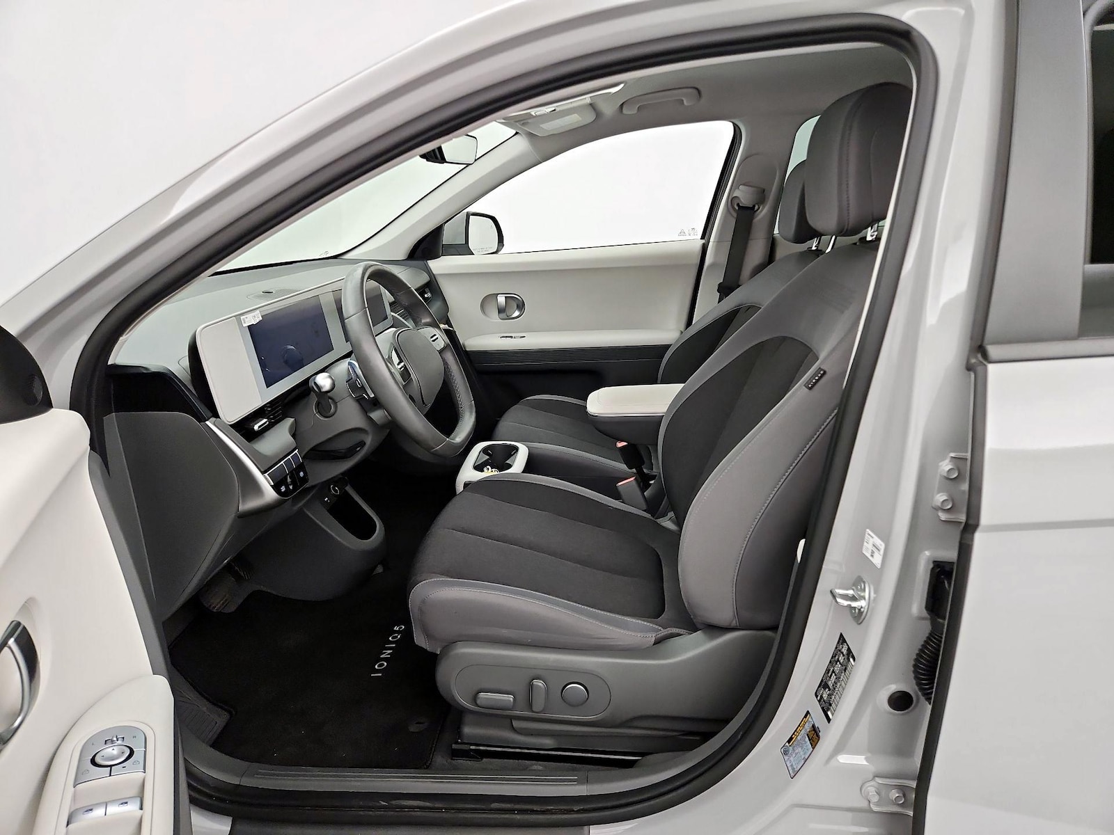 2024 Hyundai IONIQ 5 SEL - Photo 12