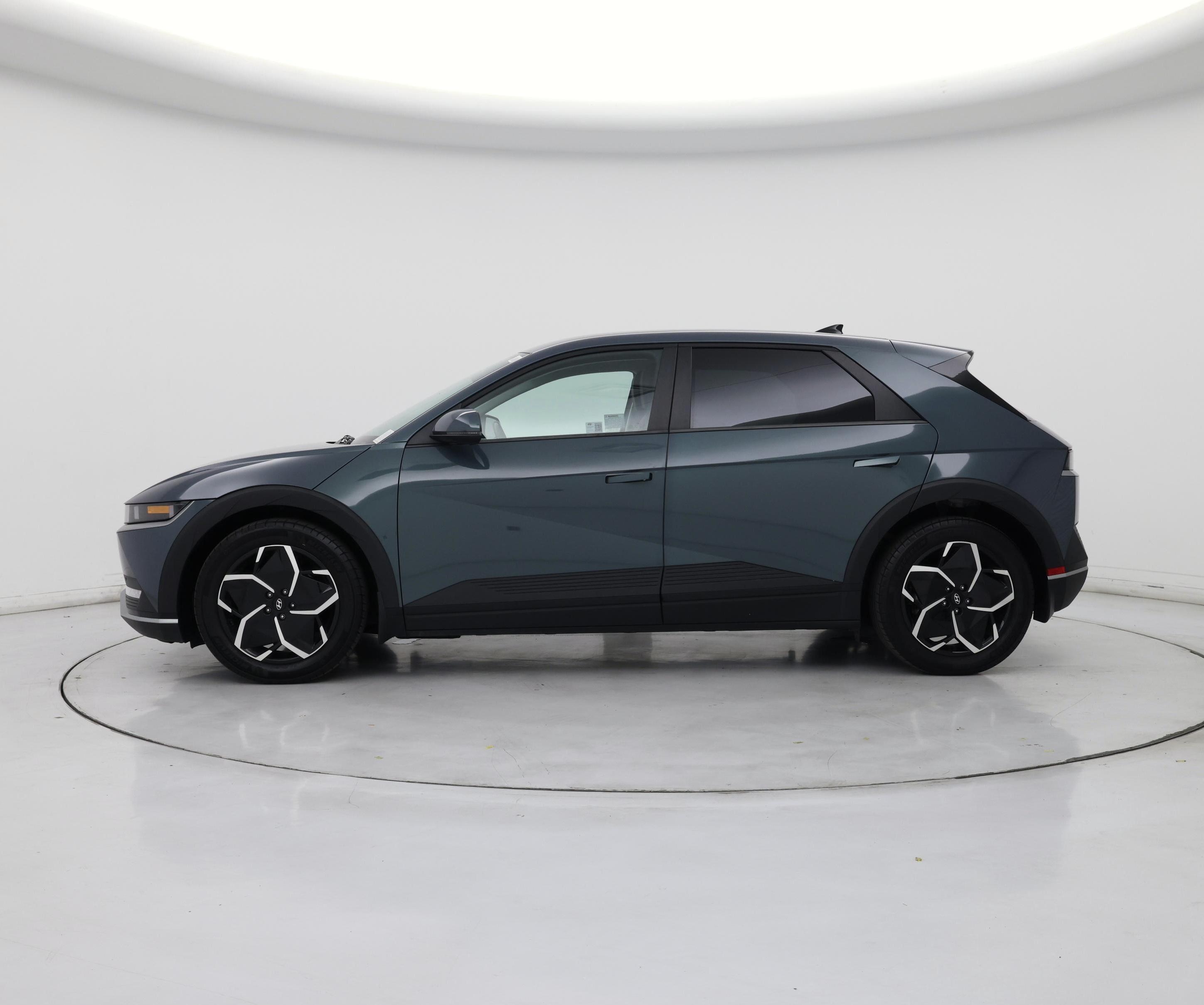 Thumbnail: 2024 Hyundai Ioniq 5 - 3