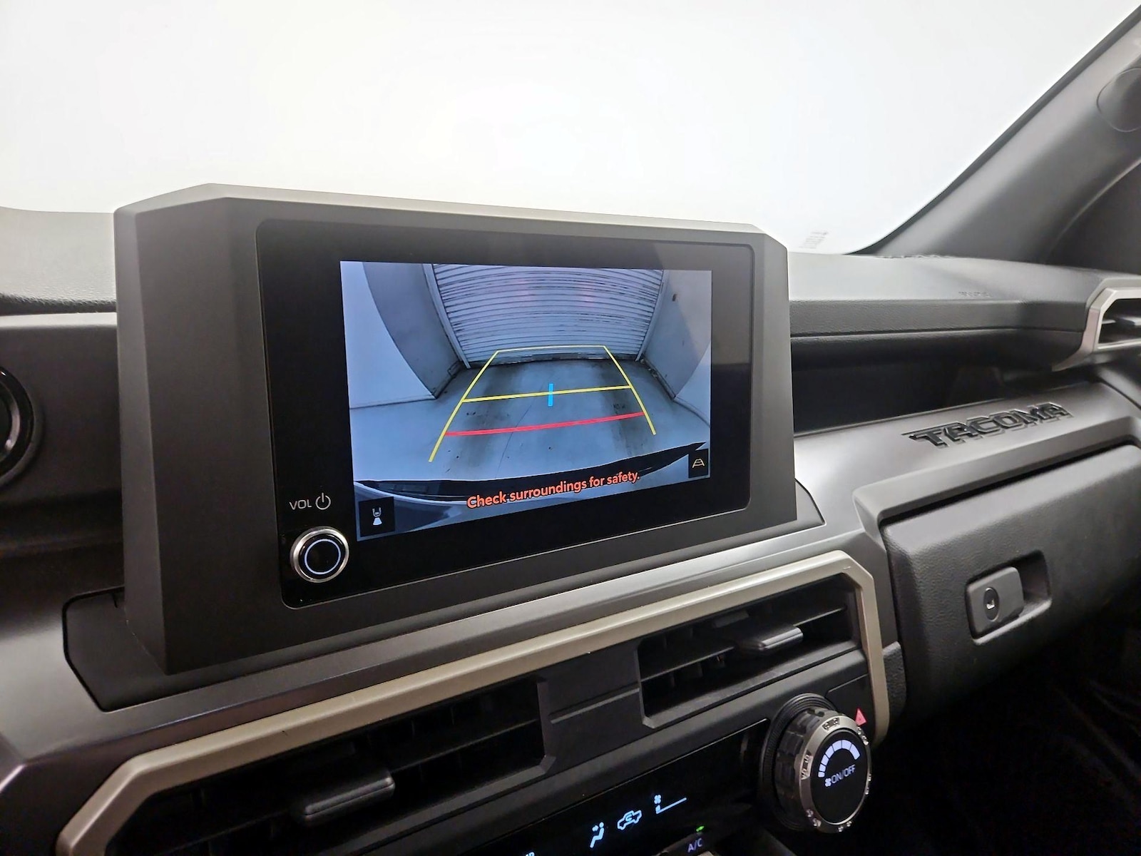 2024 Toyota Tacoma SR5 - Photo 16