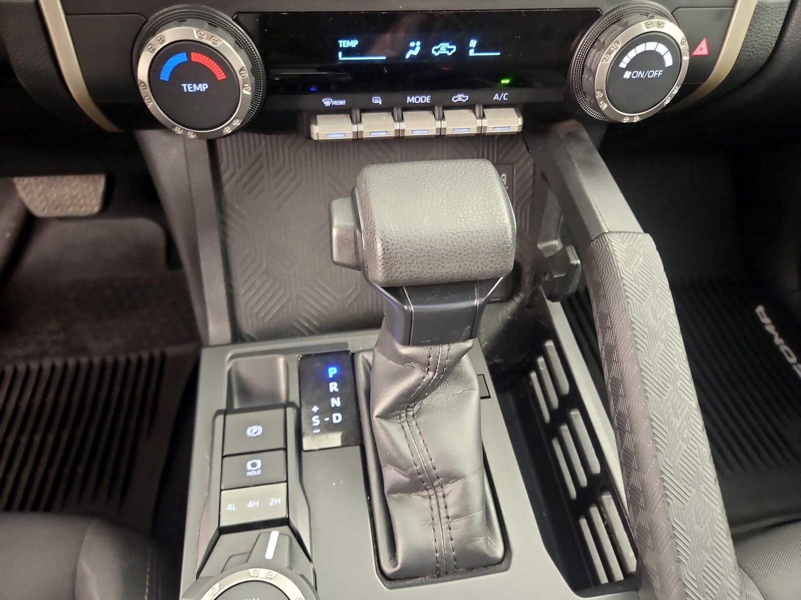 2024 Toyota Tacoma SR5 - Photo 19