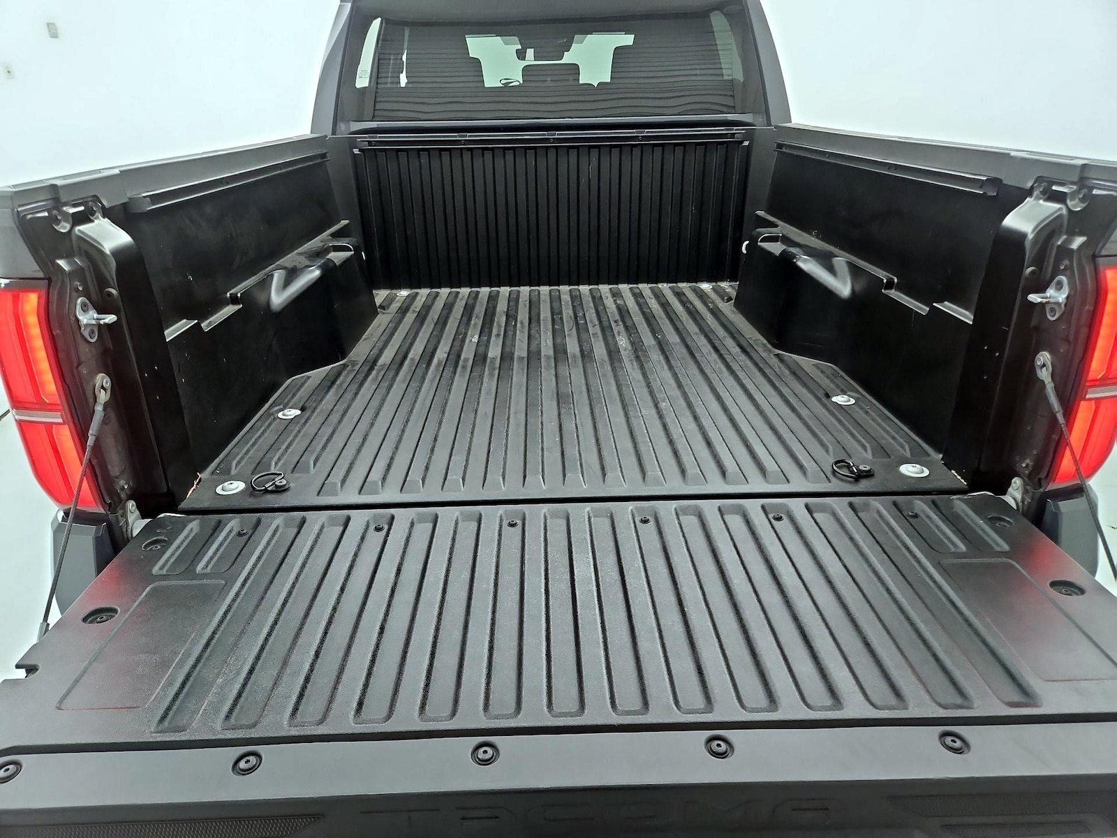 2024 Toyota Tacoma SR5 - Photo 22