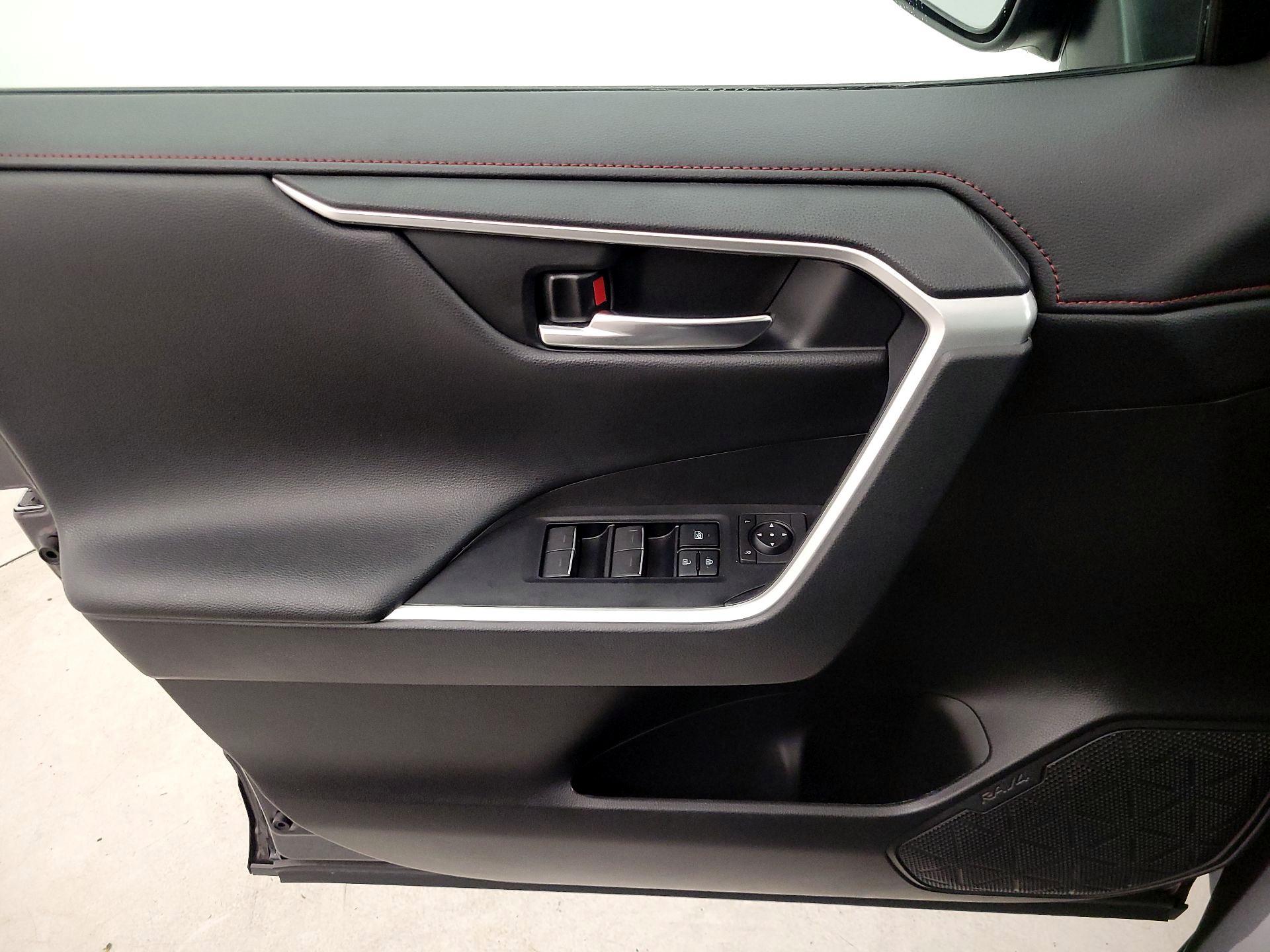 Thumbnail: 2022 Toyota RAV4 - 12
