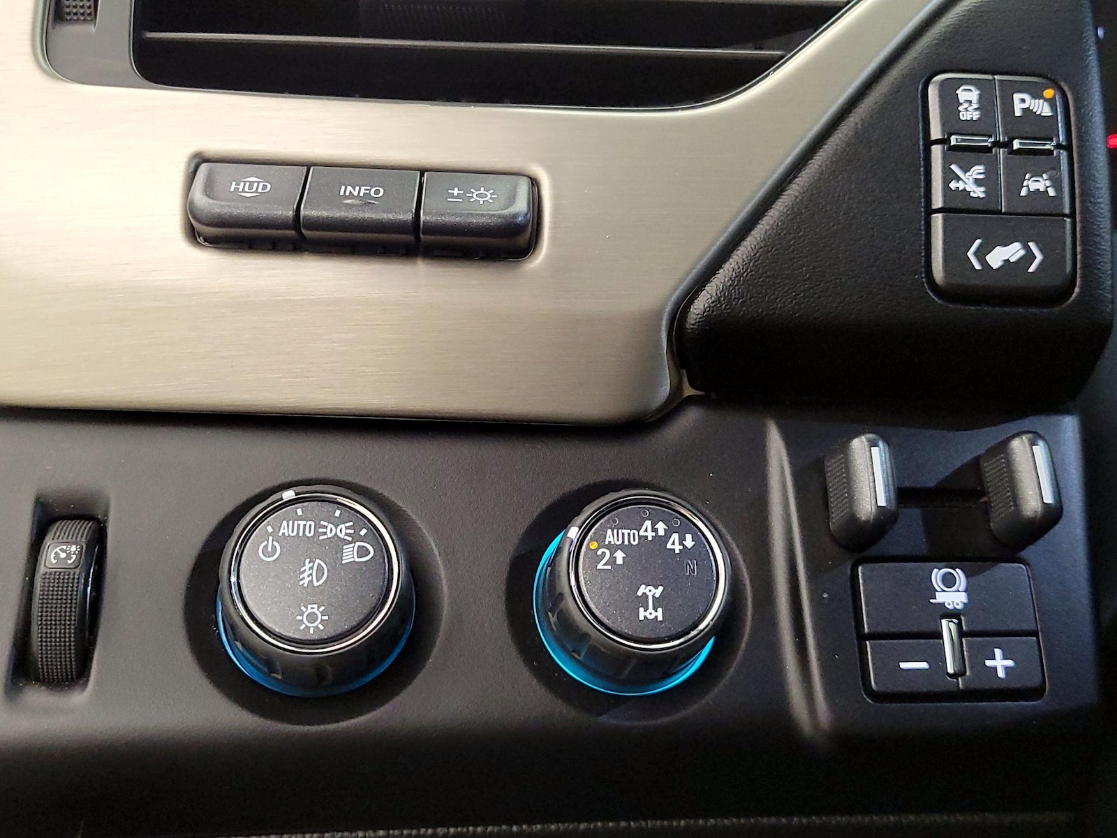 2020 GMC Yukon Denali - Photo 14