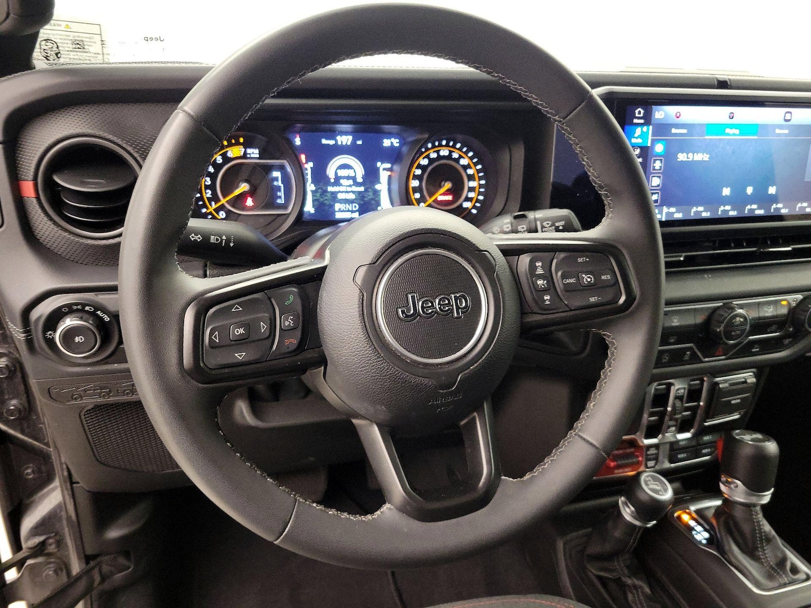 2025 Jeep Wrangler 4-Door Rubicon - Photo 11