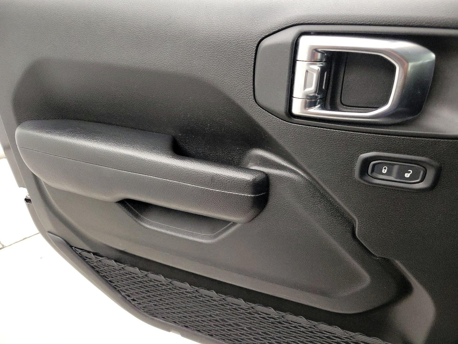 2025 Jeep Wrangler 4-Door Rubicon - Photo 13