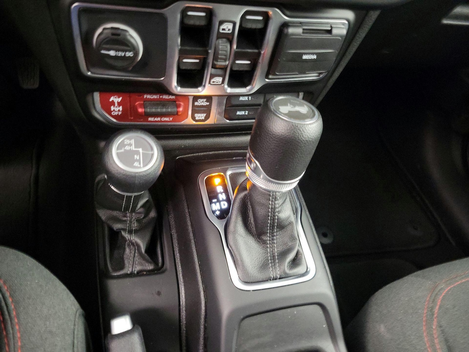 2025 Jeep Wrangler 4-Door Rubicon - Photo 19