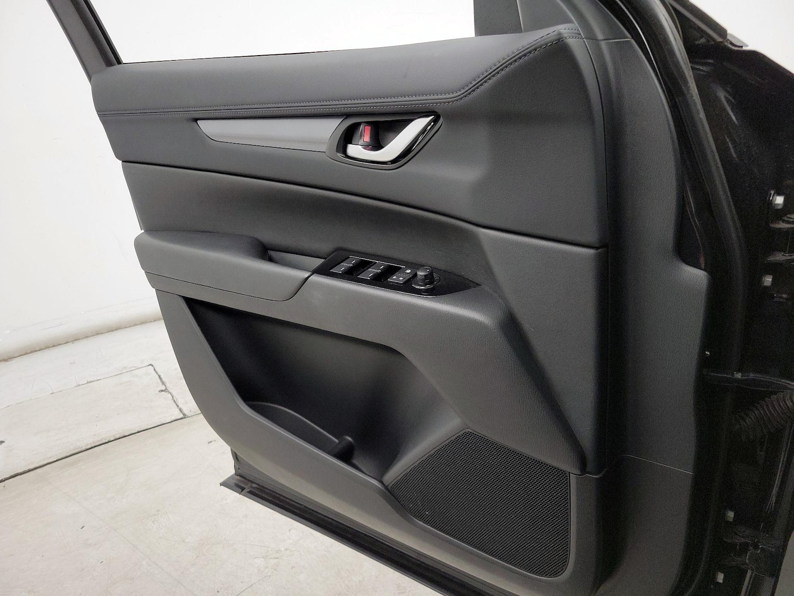 2025 Mazda CX-5 S Preferred package - Photo 13