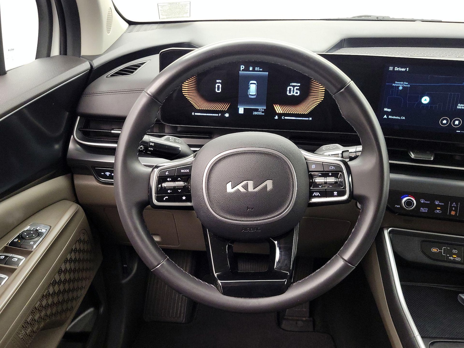 2025 Kia Carnival LXS - Photo 11