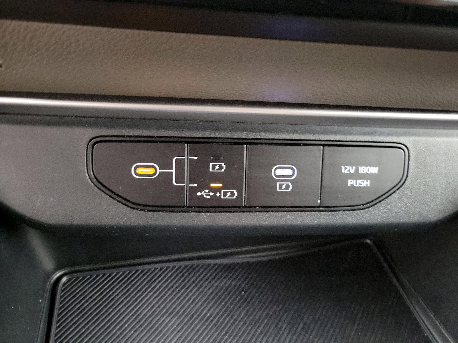 2025 Kia Carnival LXS - Photo 20