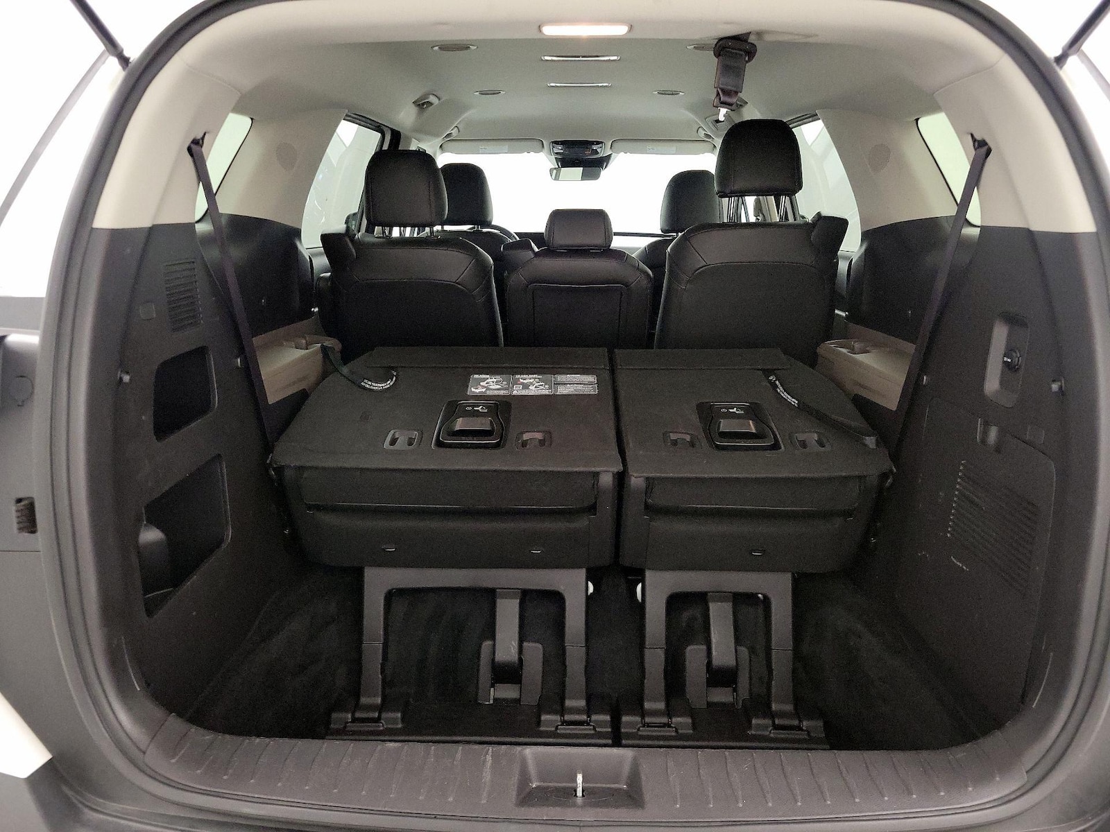 2025 Kia Carnival LXS - Photo 24