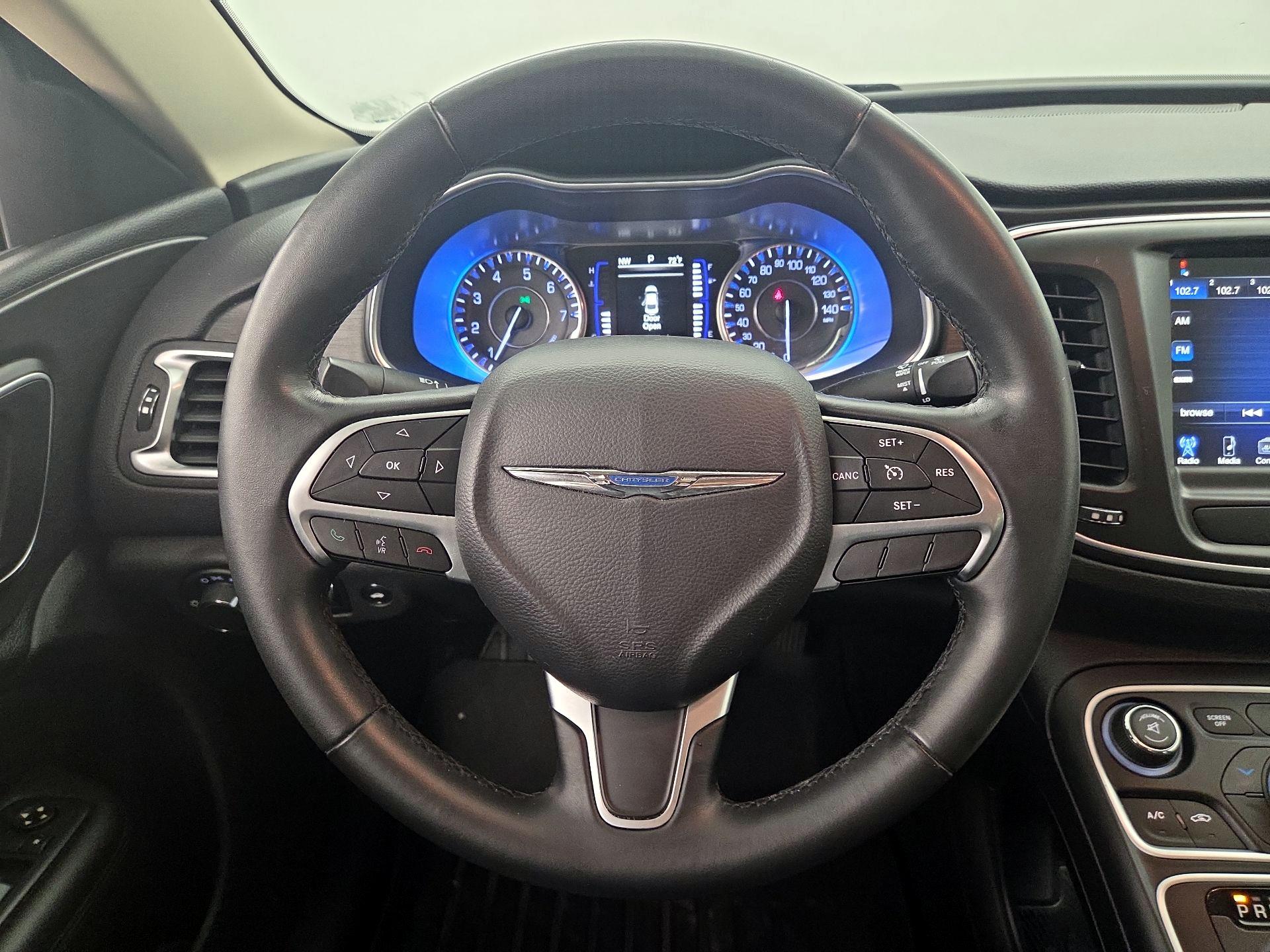 Thumbnail: 2017 Chrysler 200 - 10