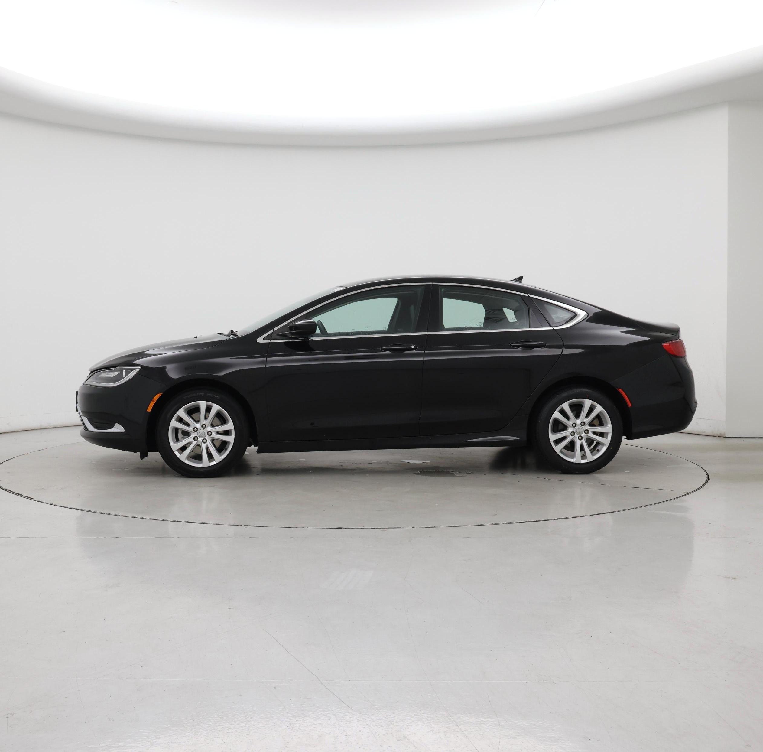 Thumbnail: 2017 Chrysler 200 - 3
