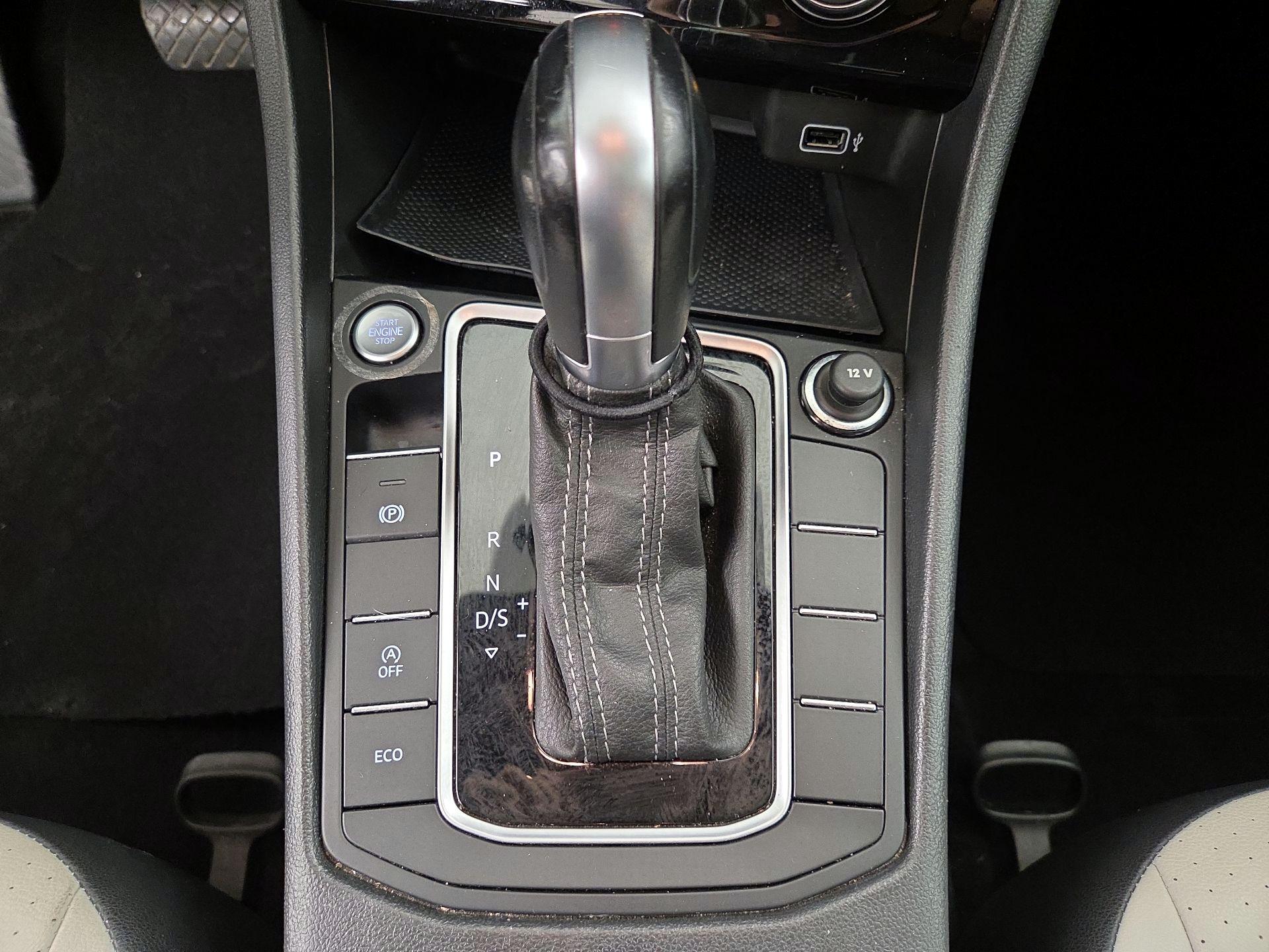 Thumbnail: 2019 Volkswagen Jetta - 15