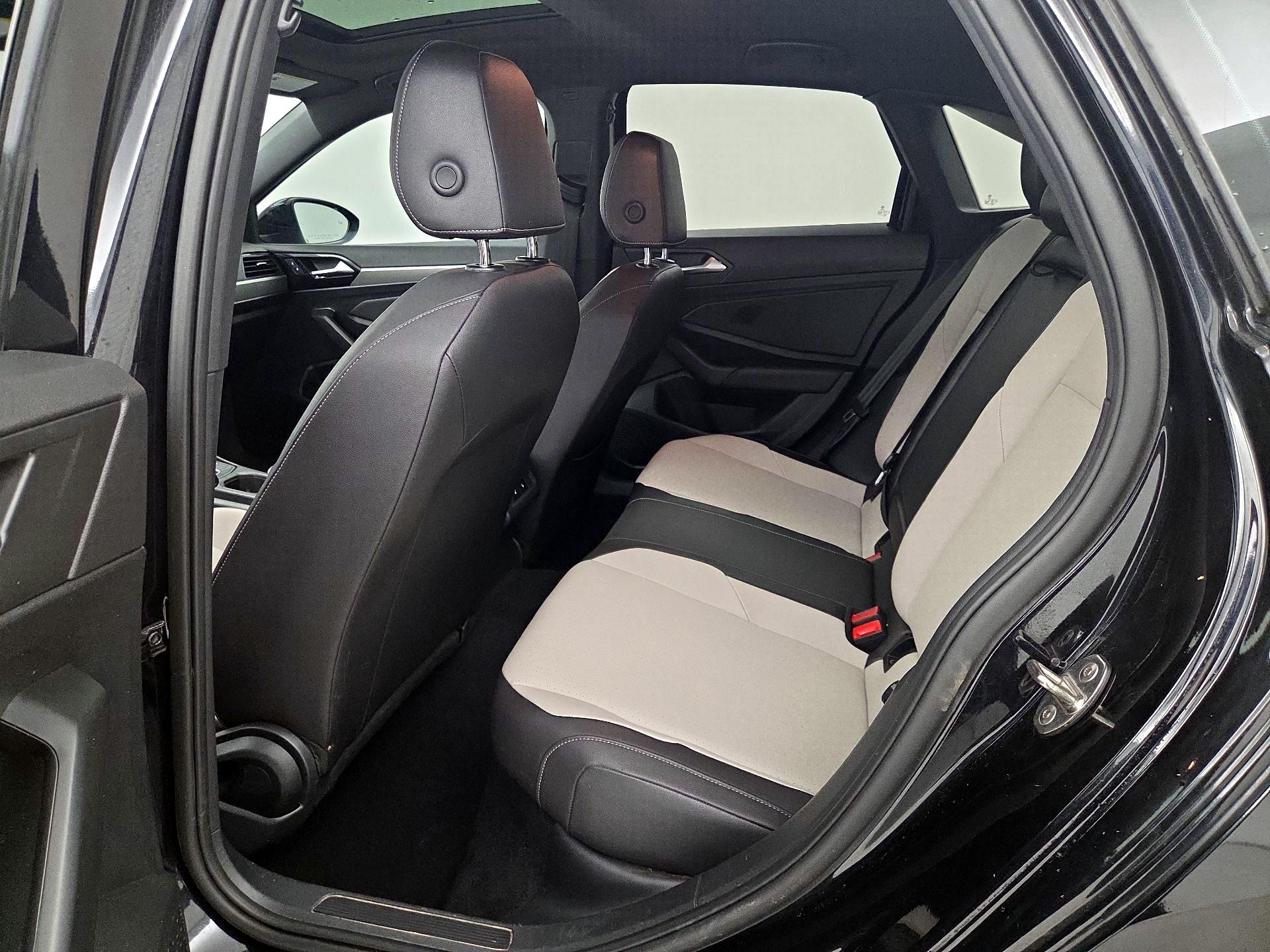 Thumbnail: 2019 Volkswagen Jetta - 18