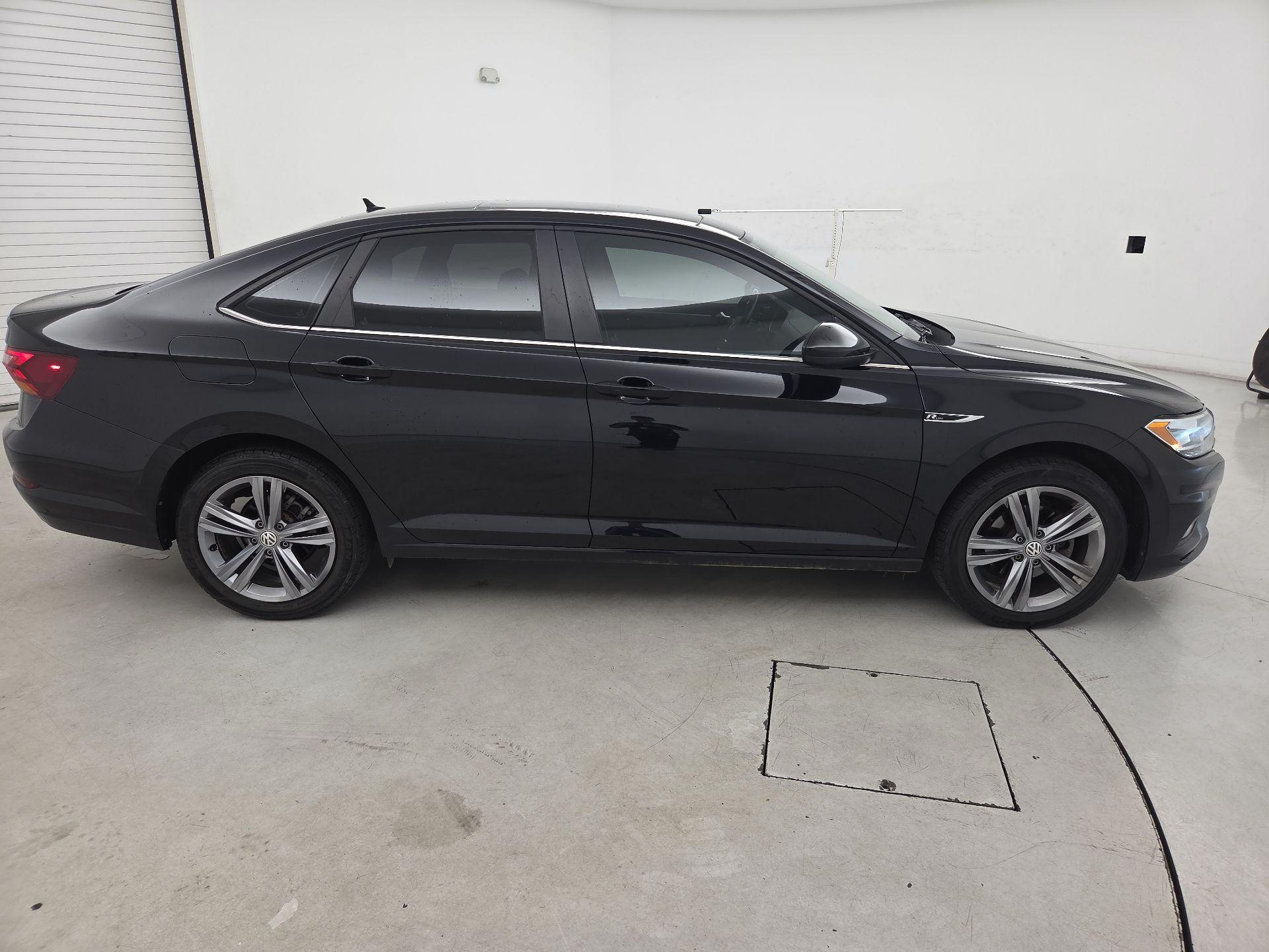 Thumbnail: 2019 Volkswagen Jetta - 4