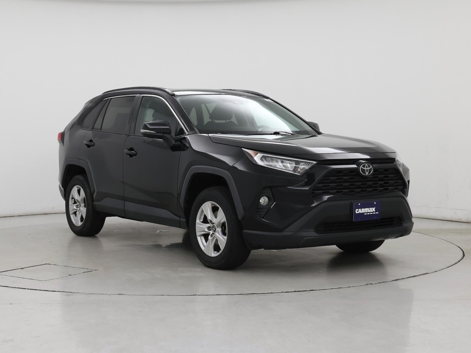 2021 Toyota RAV4 XLE - Photo 2
