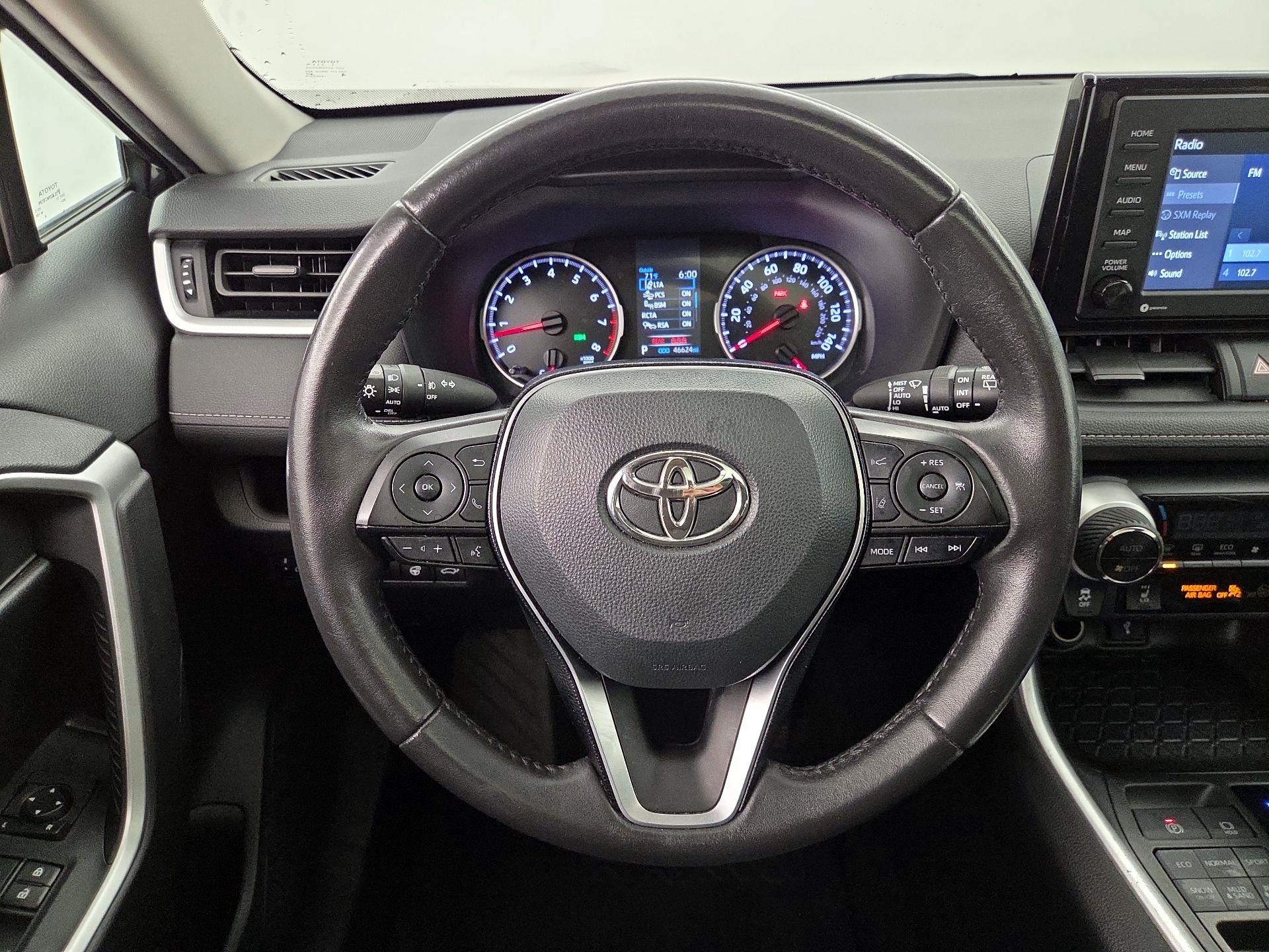 Thumbnail: 2021 Toyota RAV4 - 10