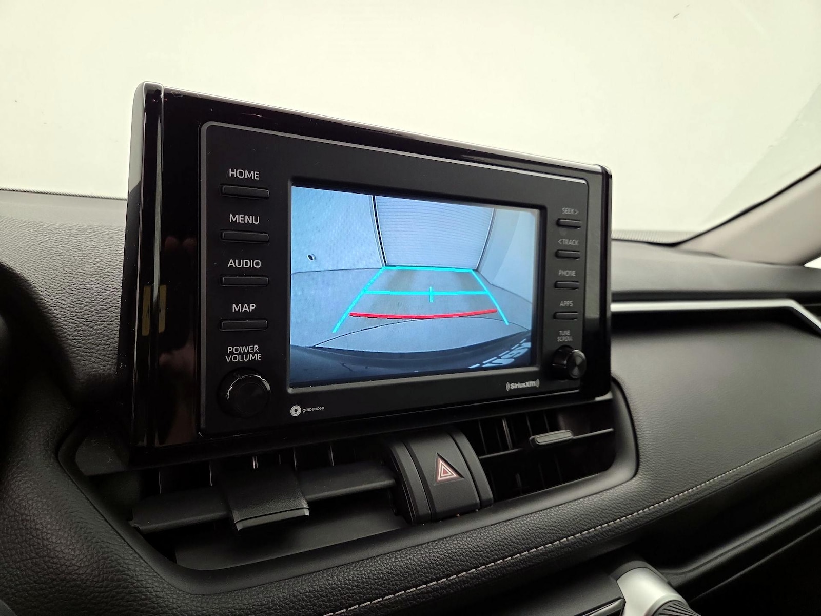 2021 Toyota RAV4 XLE - Photo 15