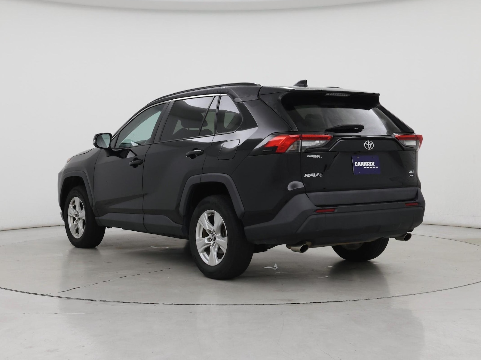 2021 Toyota RAV4 XLE - Photo 3