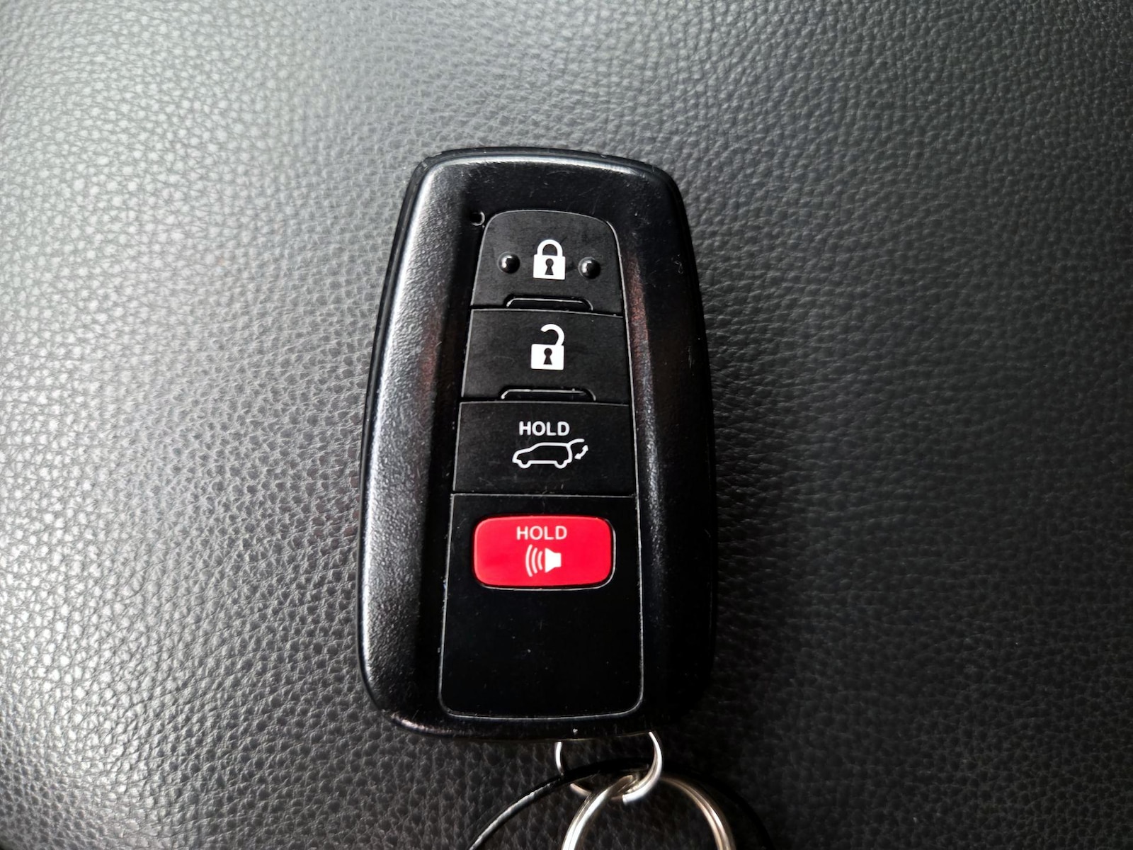 2021 Toyota RAV4 XLE - Photo 24