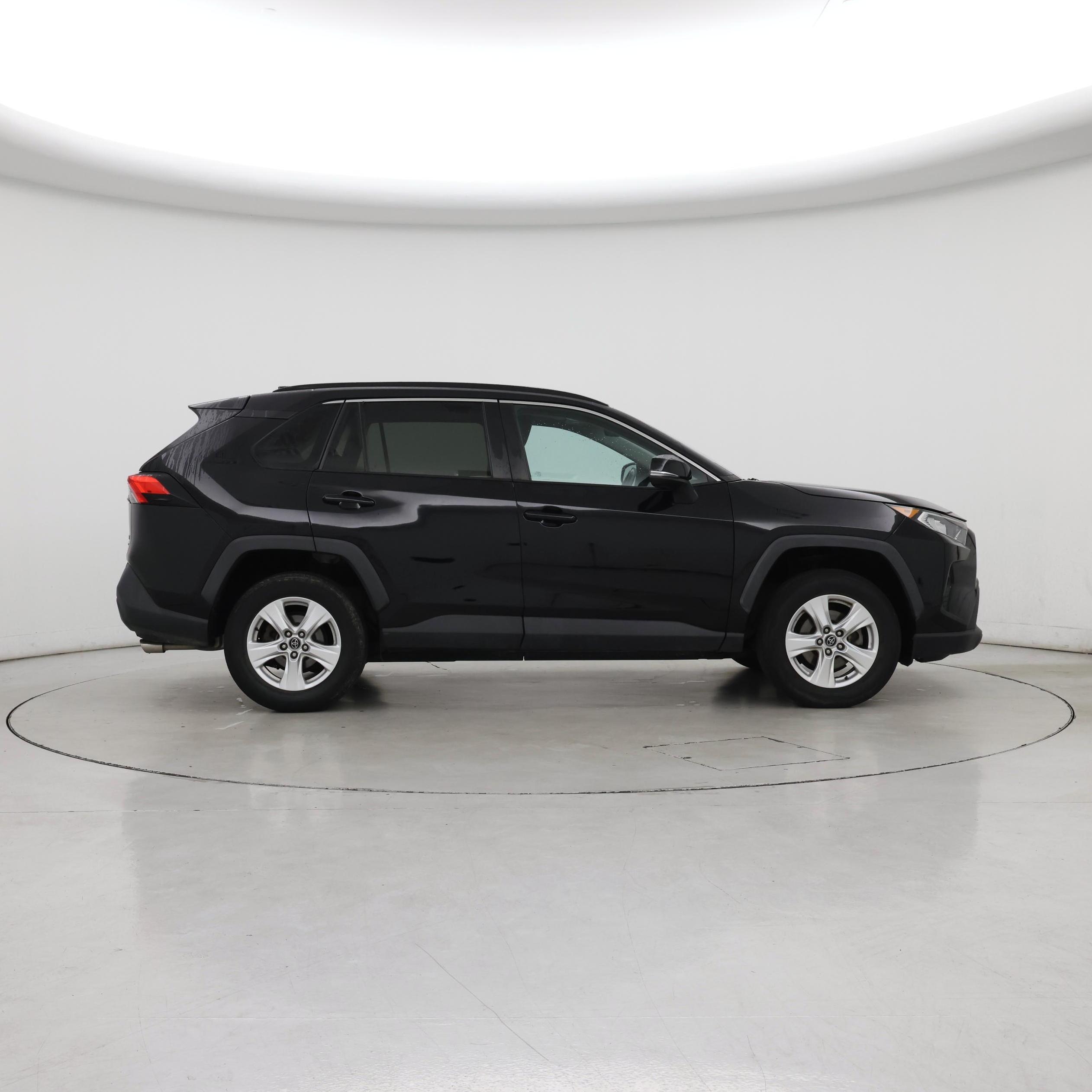 Thumbnail: 2021 Toyota RAV4 - 7