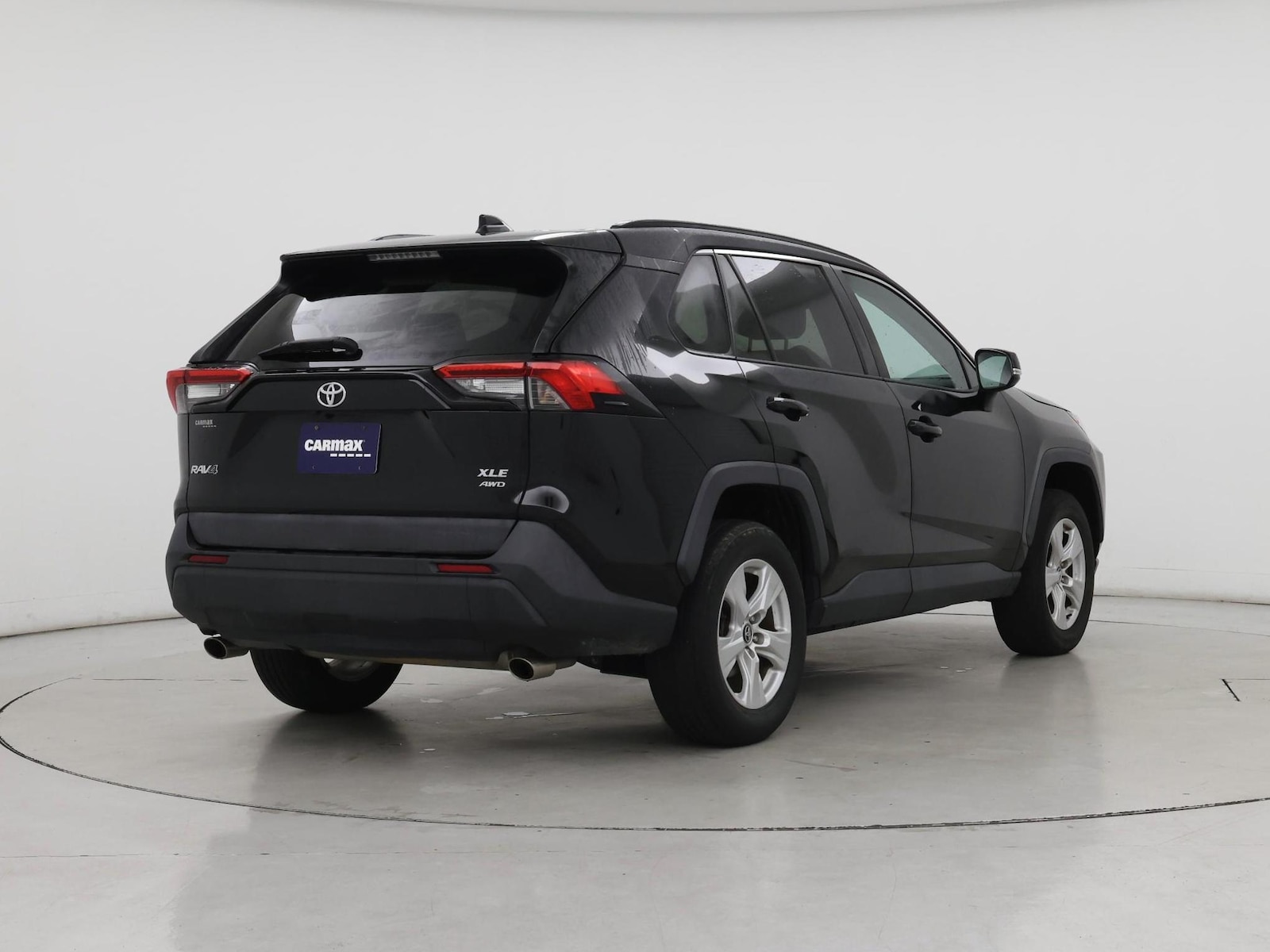 2021 Toyota RAV4 XLE - Photo 9