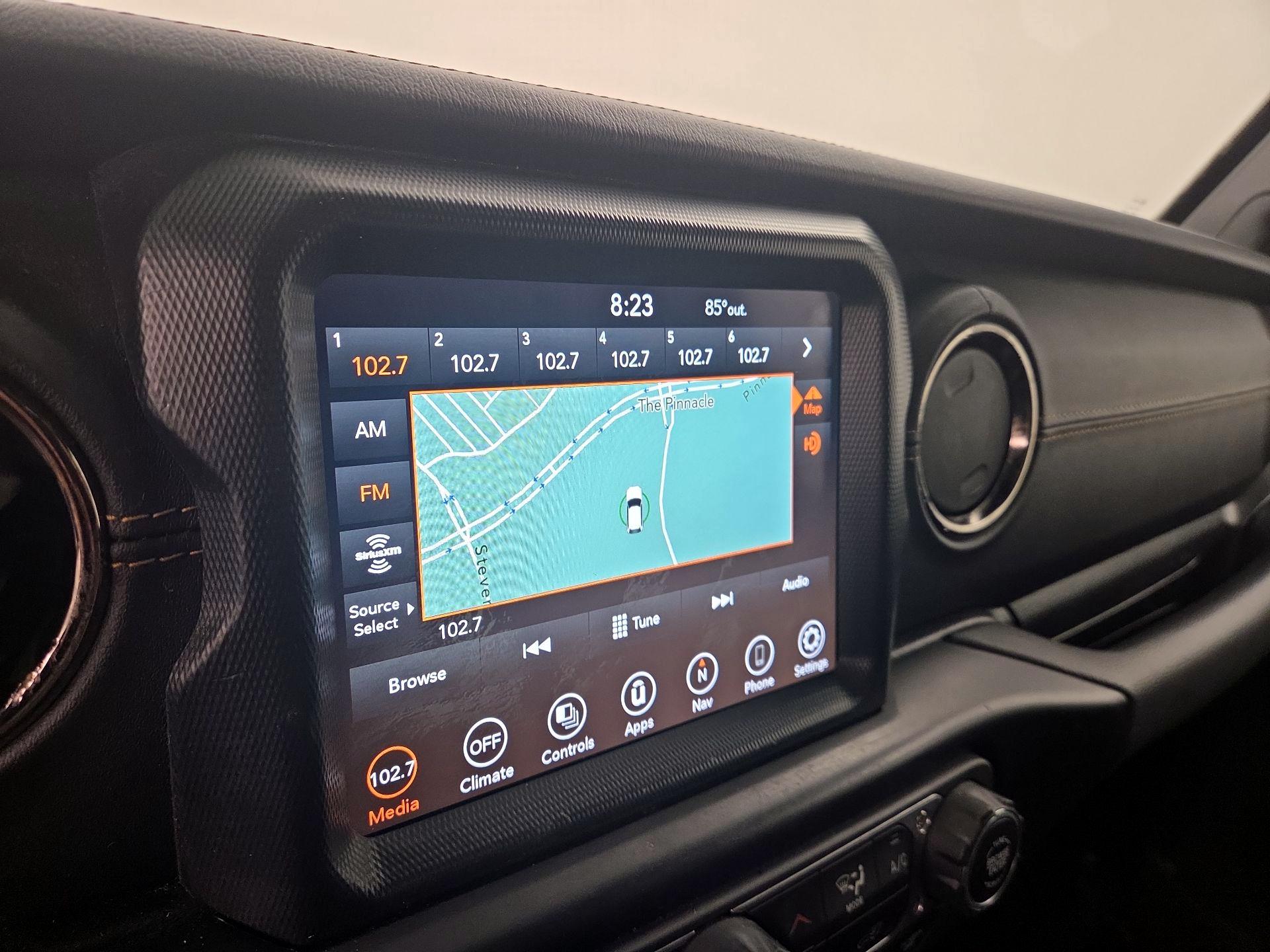 Thumbnail: 2021 Jeep Gladiator - 16