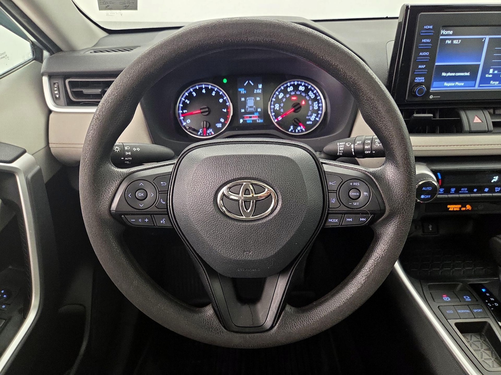 2022 Toyota RAV4 XLE - Photo 11