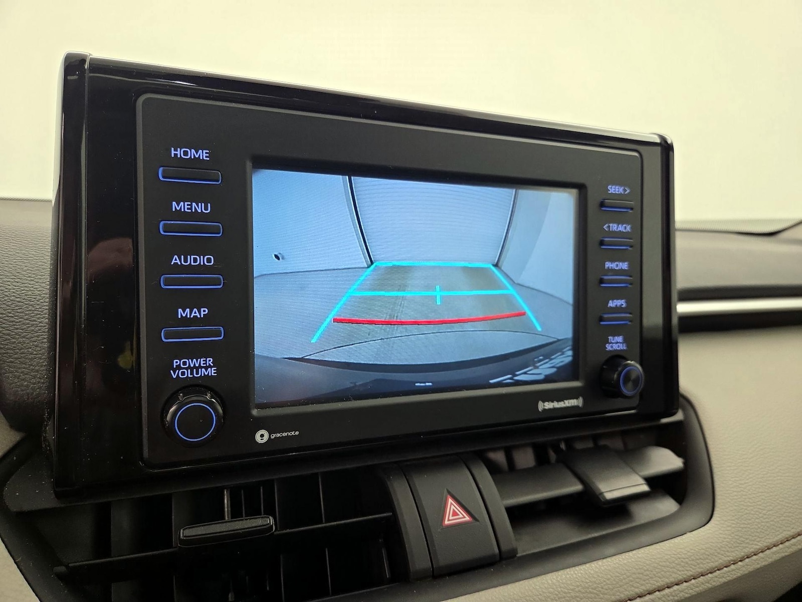 2022 Toyota RAV4 XLE - Photo 15
