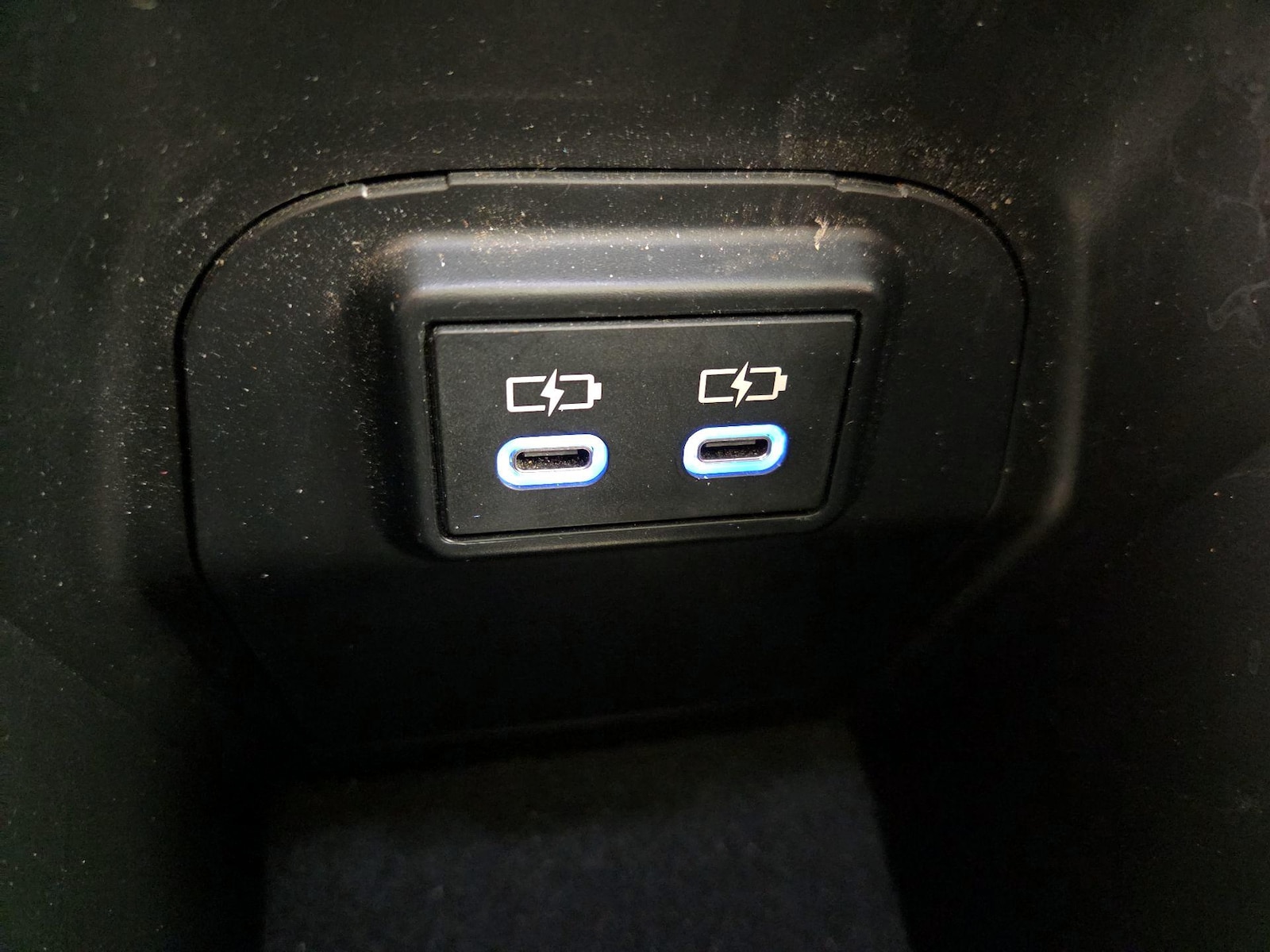 2022 Toyota RAV4 XLE - Photo 19