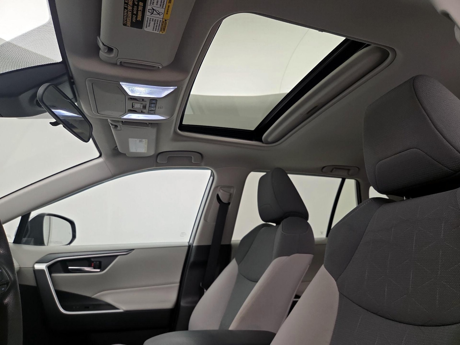 2022 Toyota RAV4 XLE - Photo 20