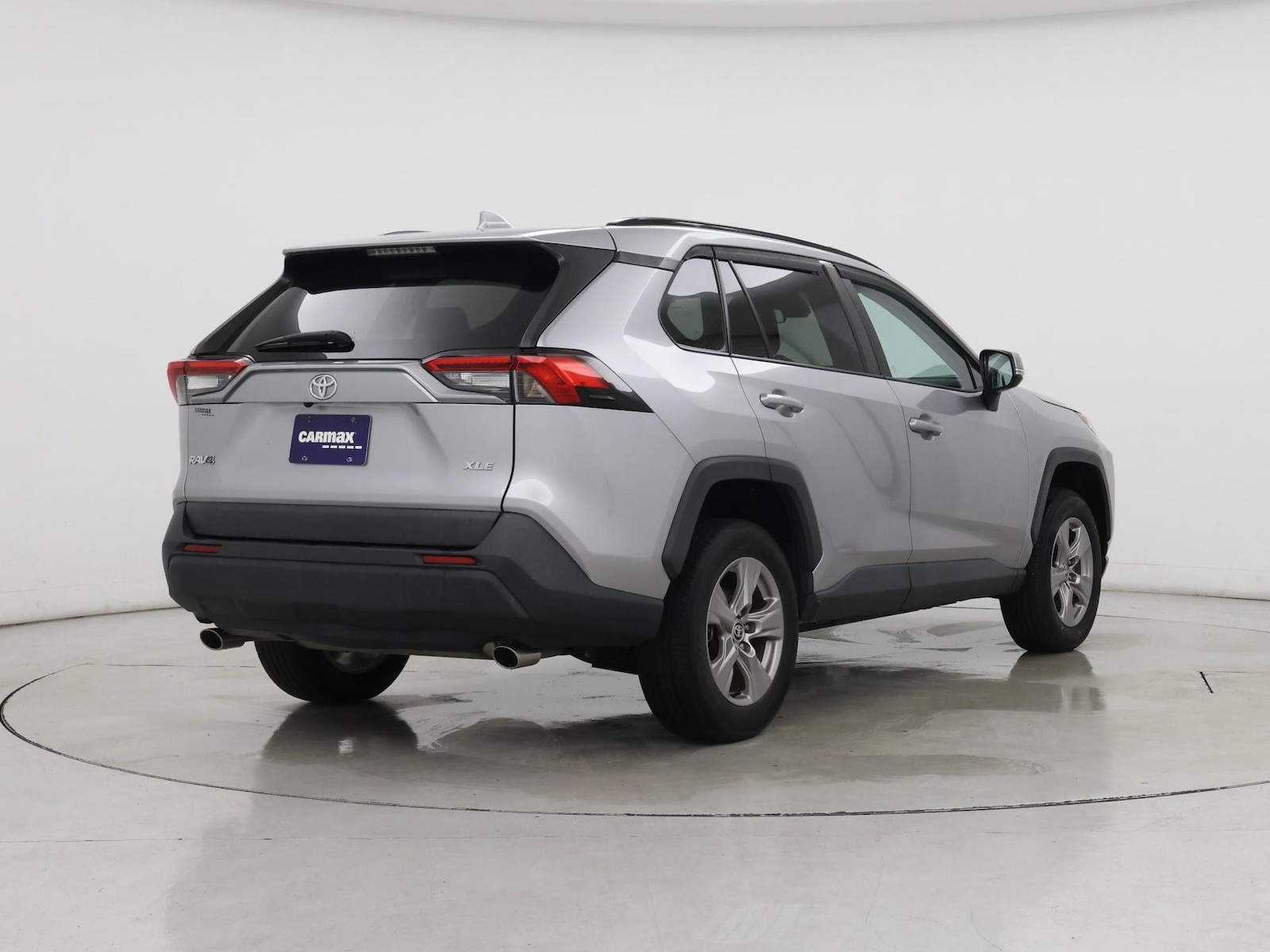 2022 Toyota RAV4 XLE - Photo 9