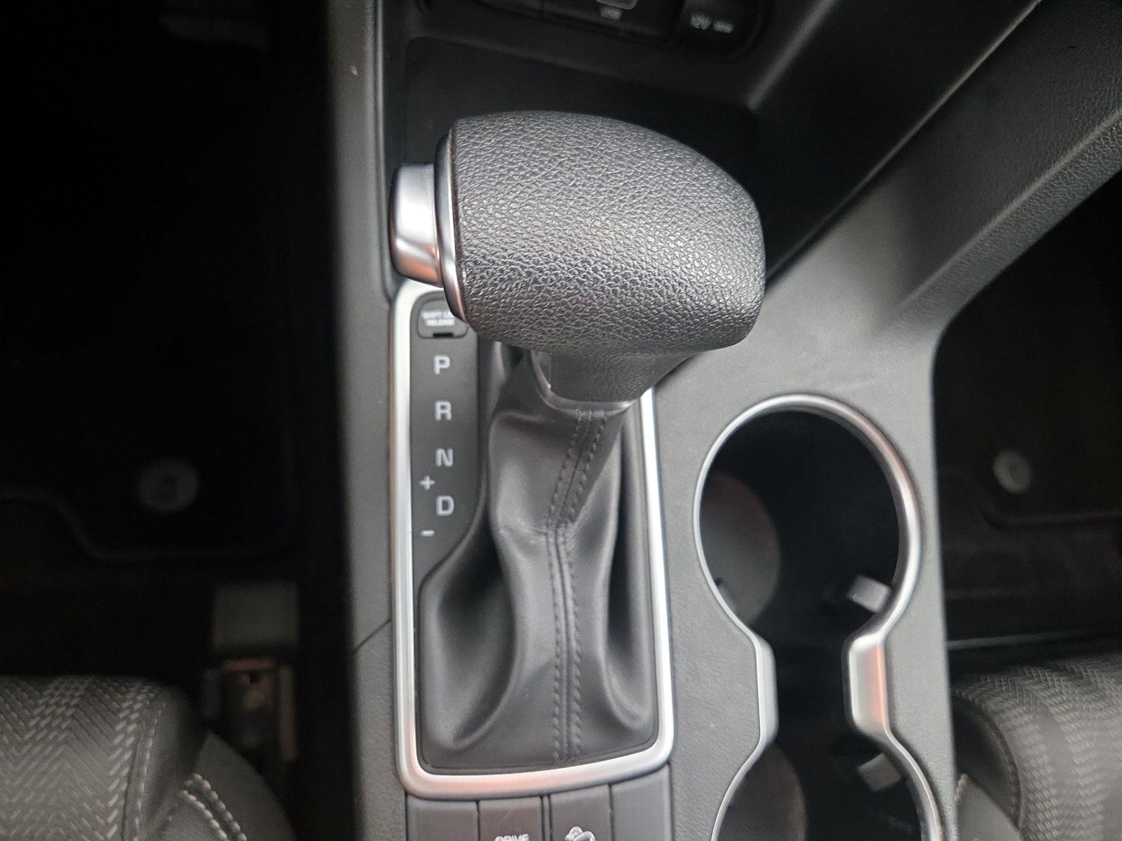 2020 Kia Sportage LX - Photo 18